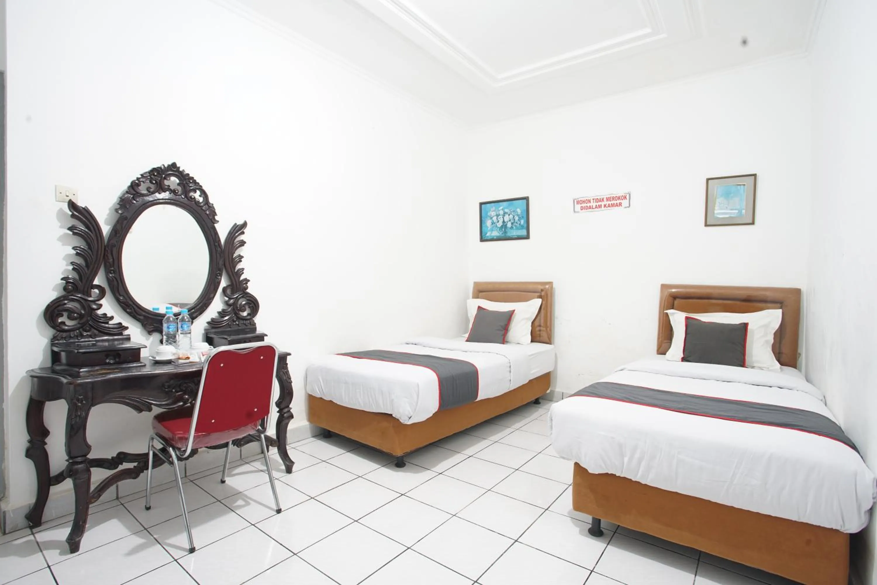 Bedroom, Bed in Hotel Bhakti Syariah