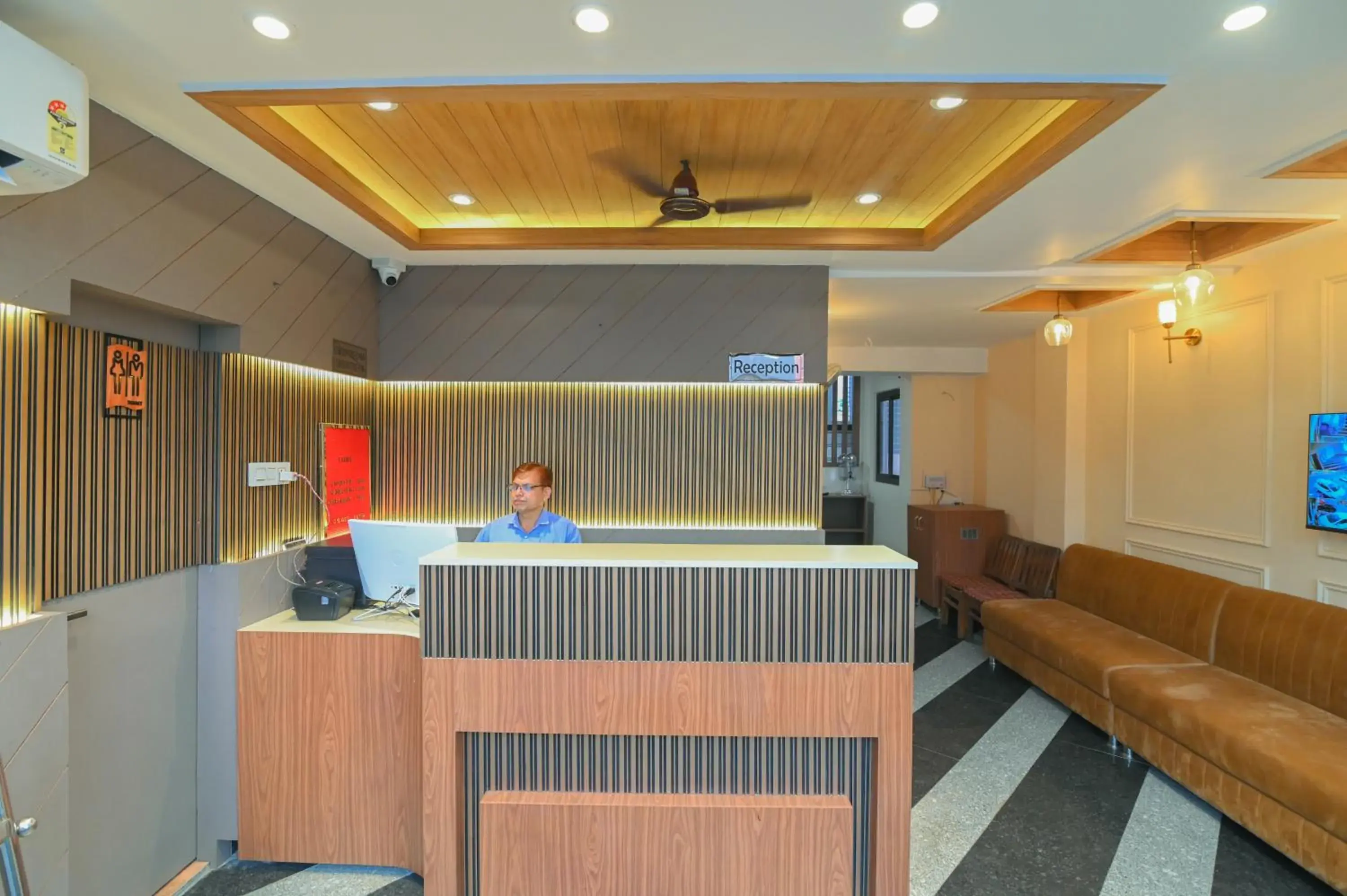 Lobby or reception in Hotel Swagat Suites Lobby or reception in Hotel Swagat Suites