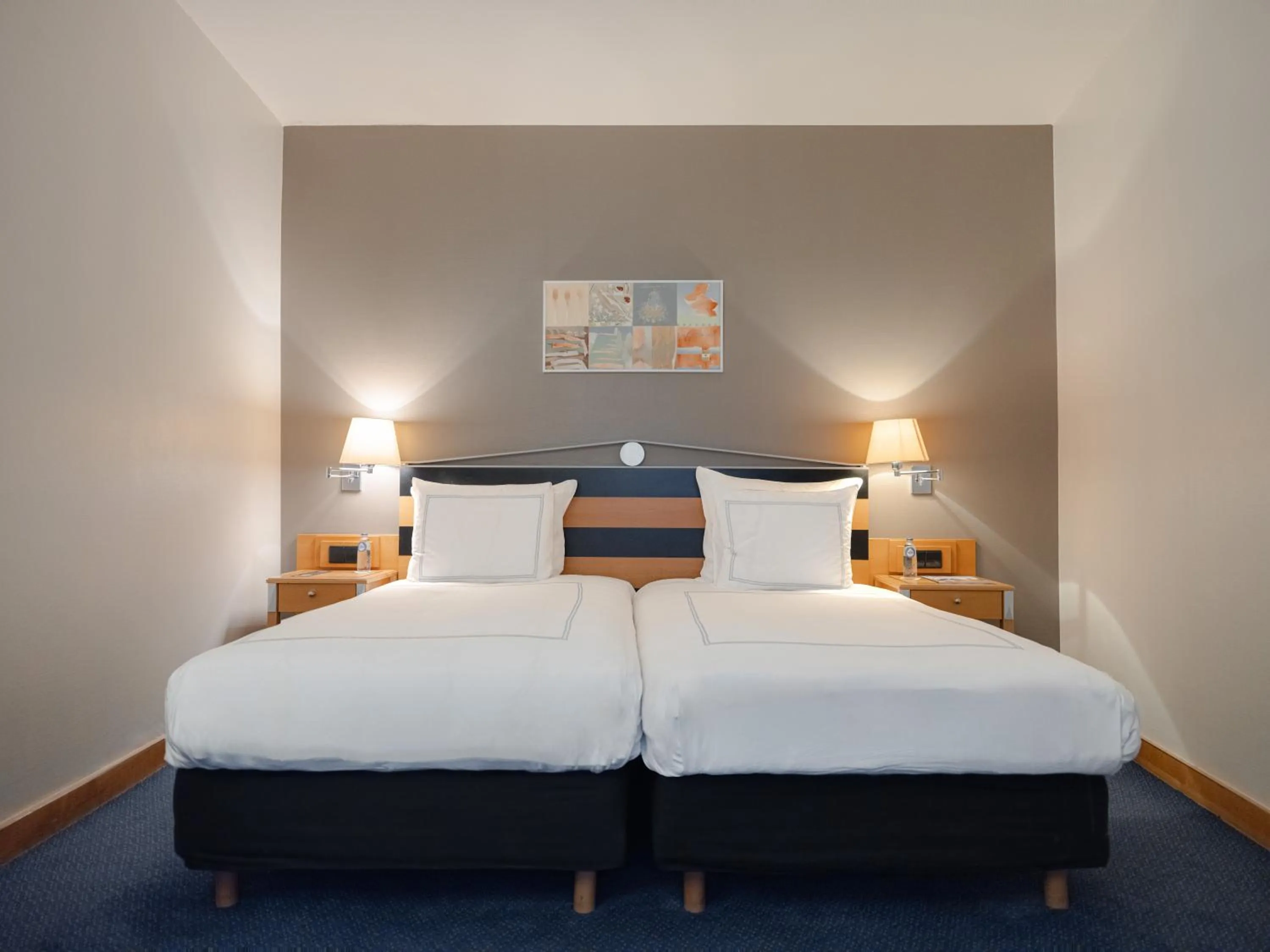 Bed in Swissôtel Amsterdam