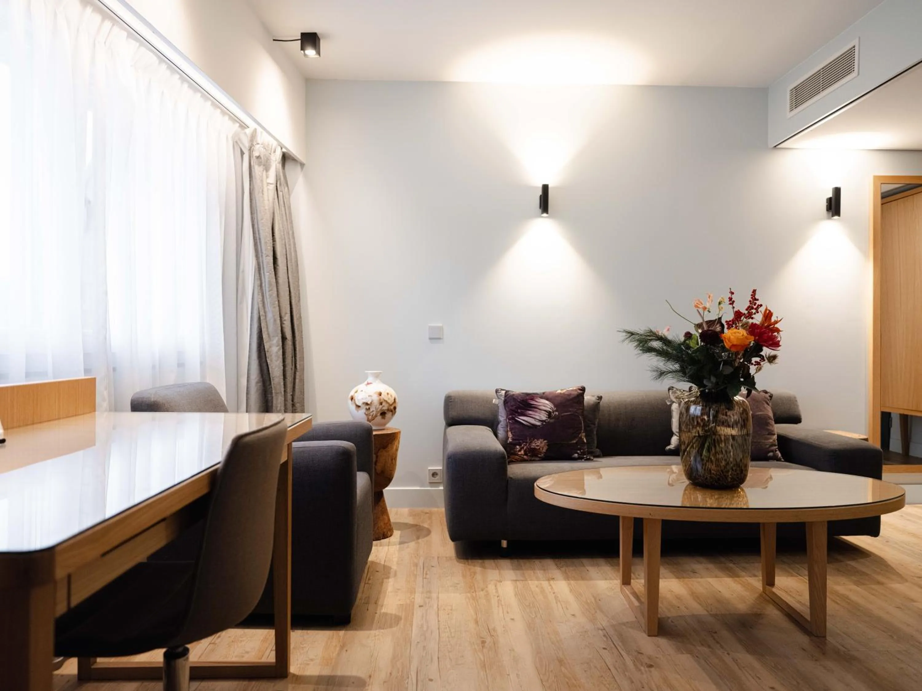 Living room in Swissôtel Amsterdam