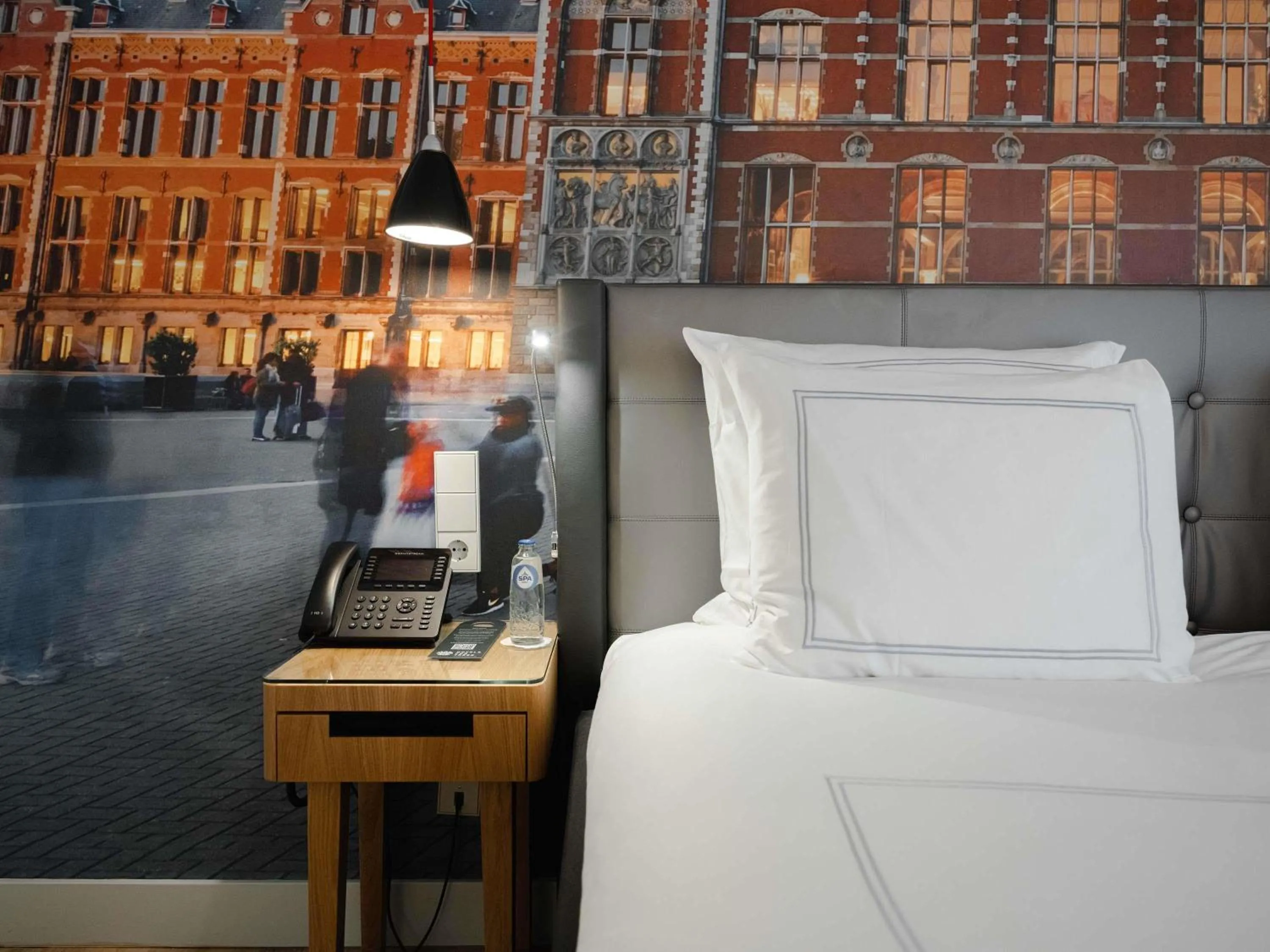 Bedroom, Bed in Swissôtel Amsterdam