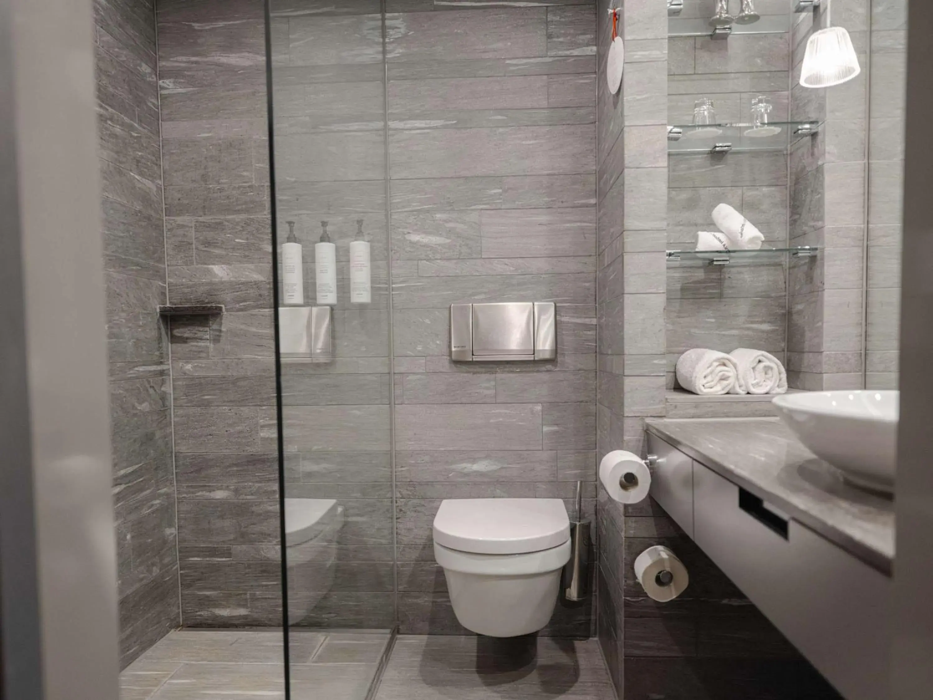 Bathroom in Swissôtel Amsterdam Bathroom in Swissôtel Amsterdam