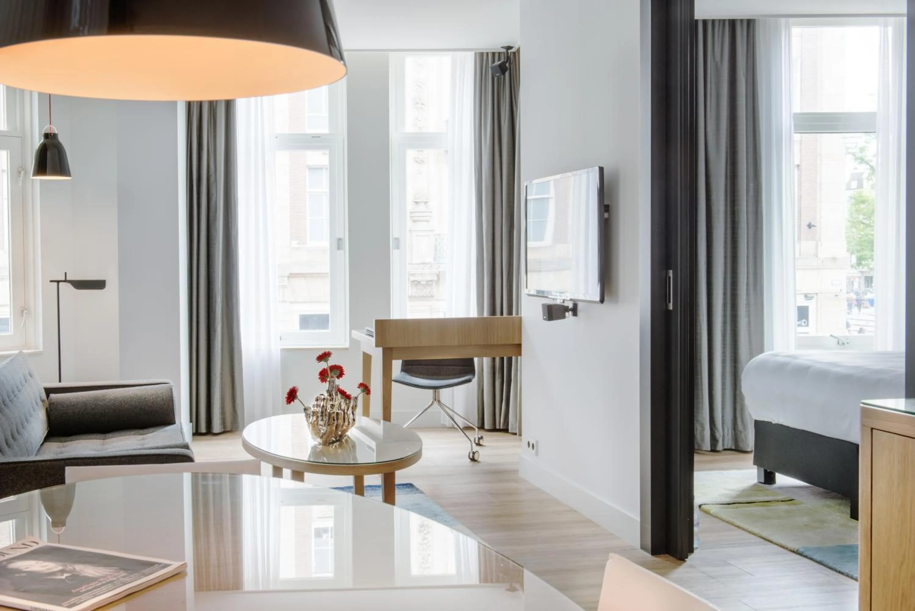 Seating area in Swissôtel Amsterdam