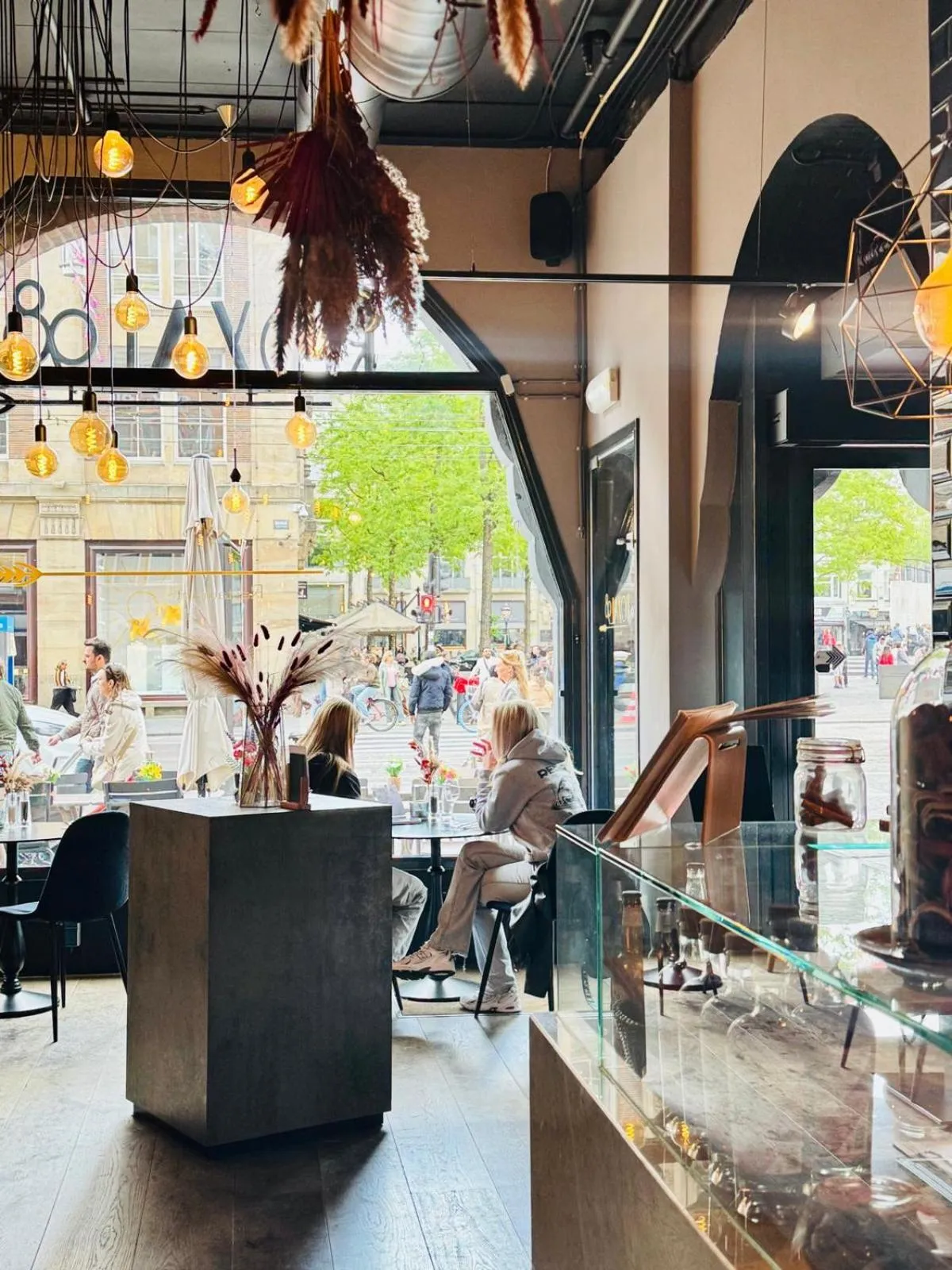 Restaurant/places to eat in Swissôtel Amsterdam