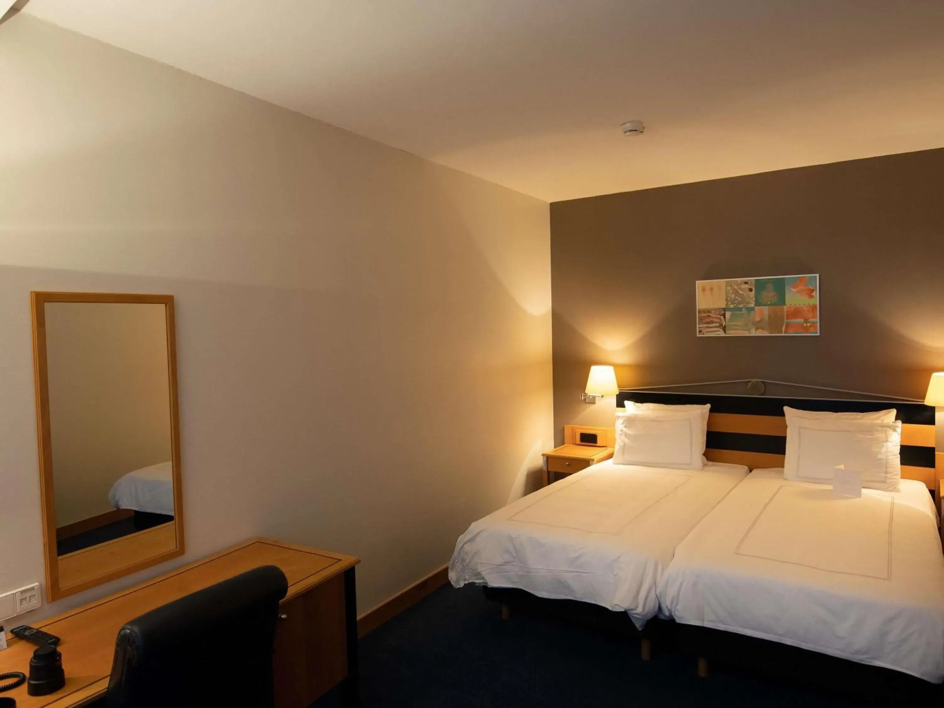 Bedroom, Bed in Swissôtel Amsterdam Bedroom, Bed in Swissôtel Amsterdam