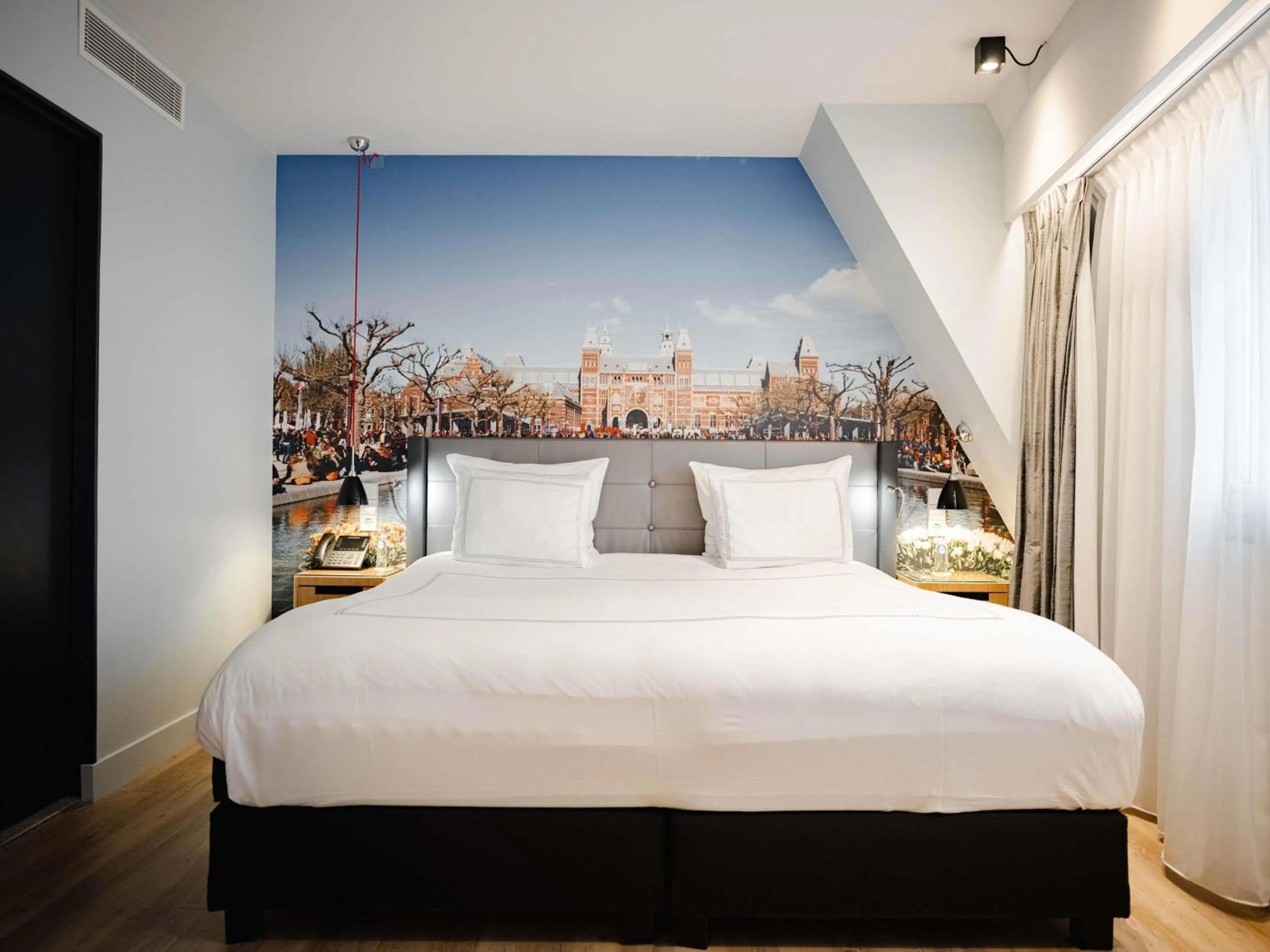 Bedroom, Bed in Swissôtel Amsterdam