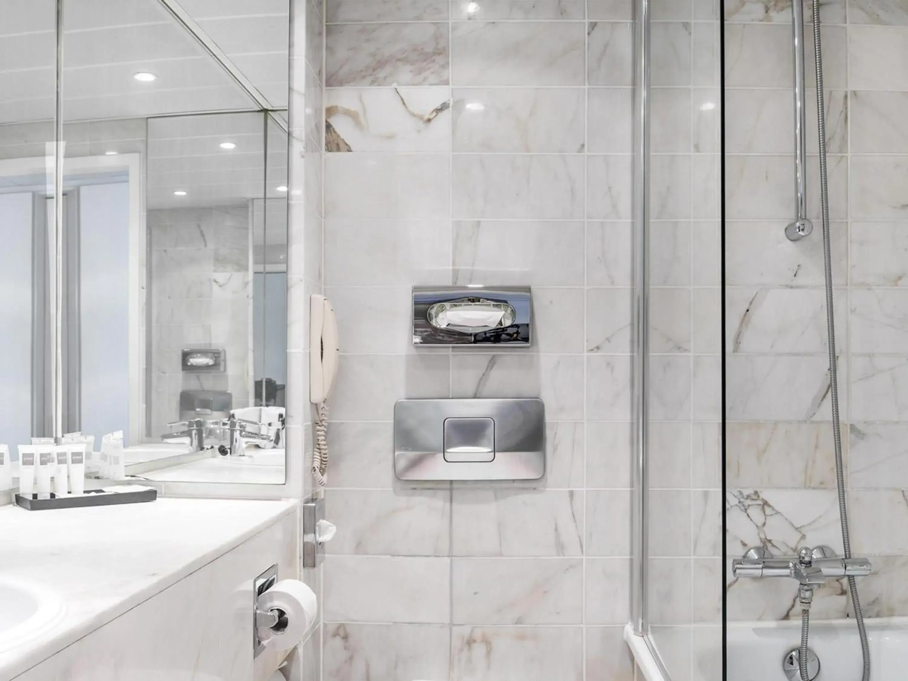 Bedroom in Swissôtel Amsterdam Bedroom in Swissôtel Amsterdam