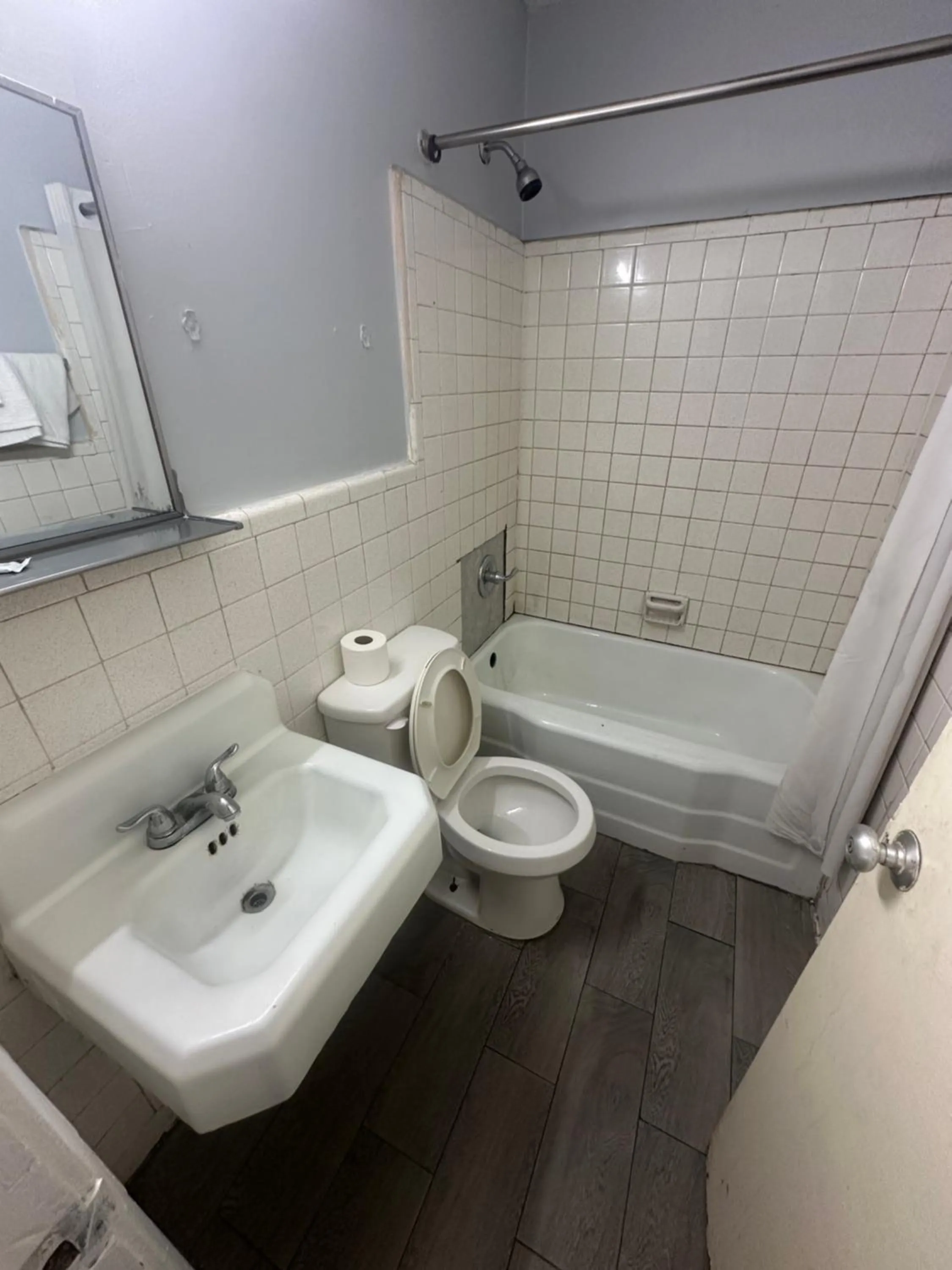 Bathroom in Travel Inn Montgomery AL