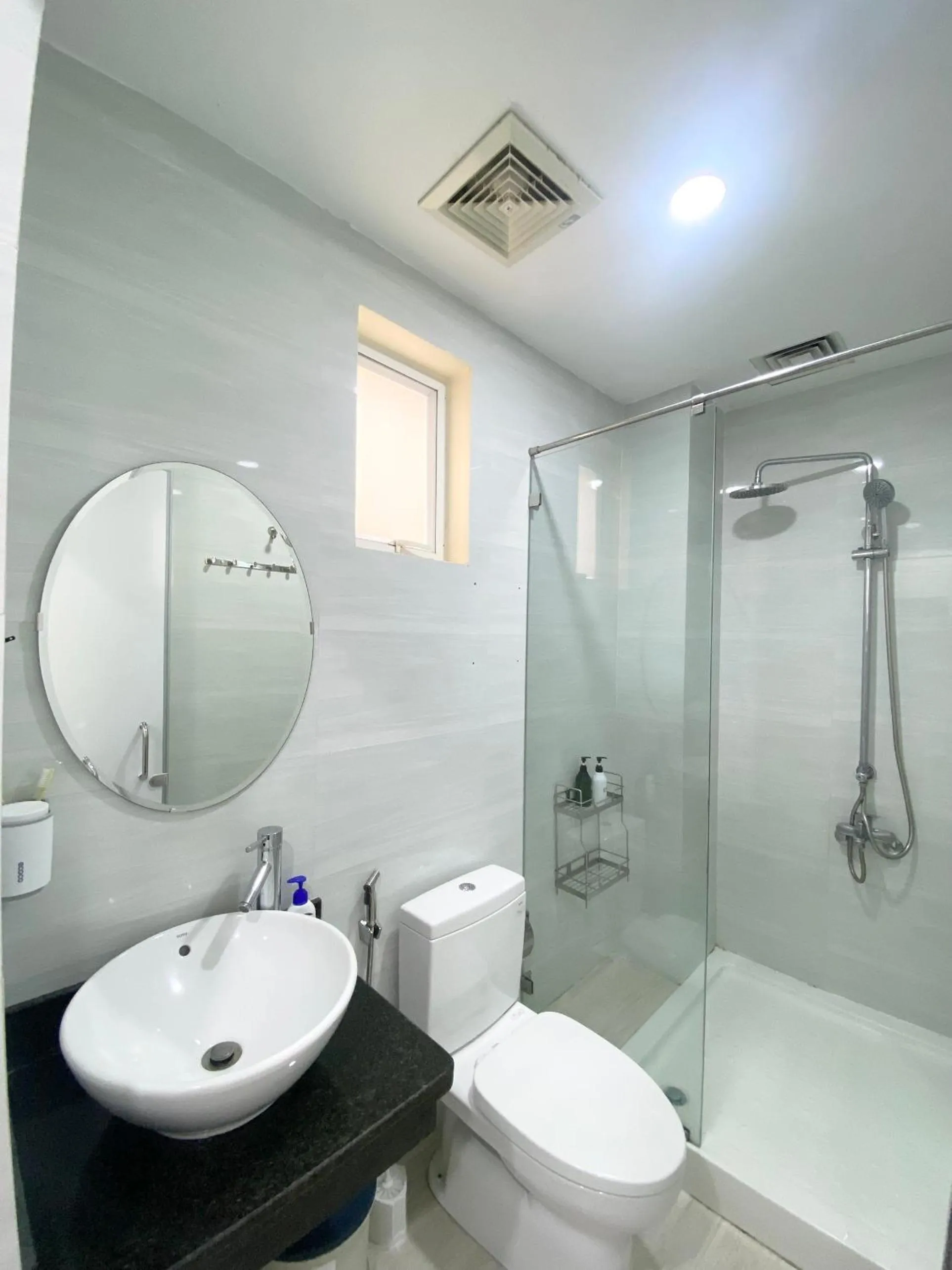 Toilet in Home Away Minh Khai - Serviced Apartment