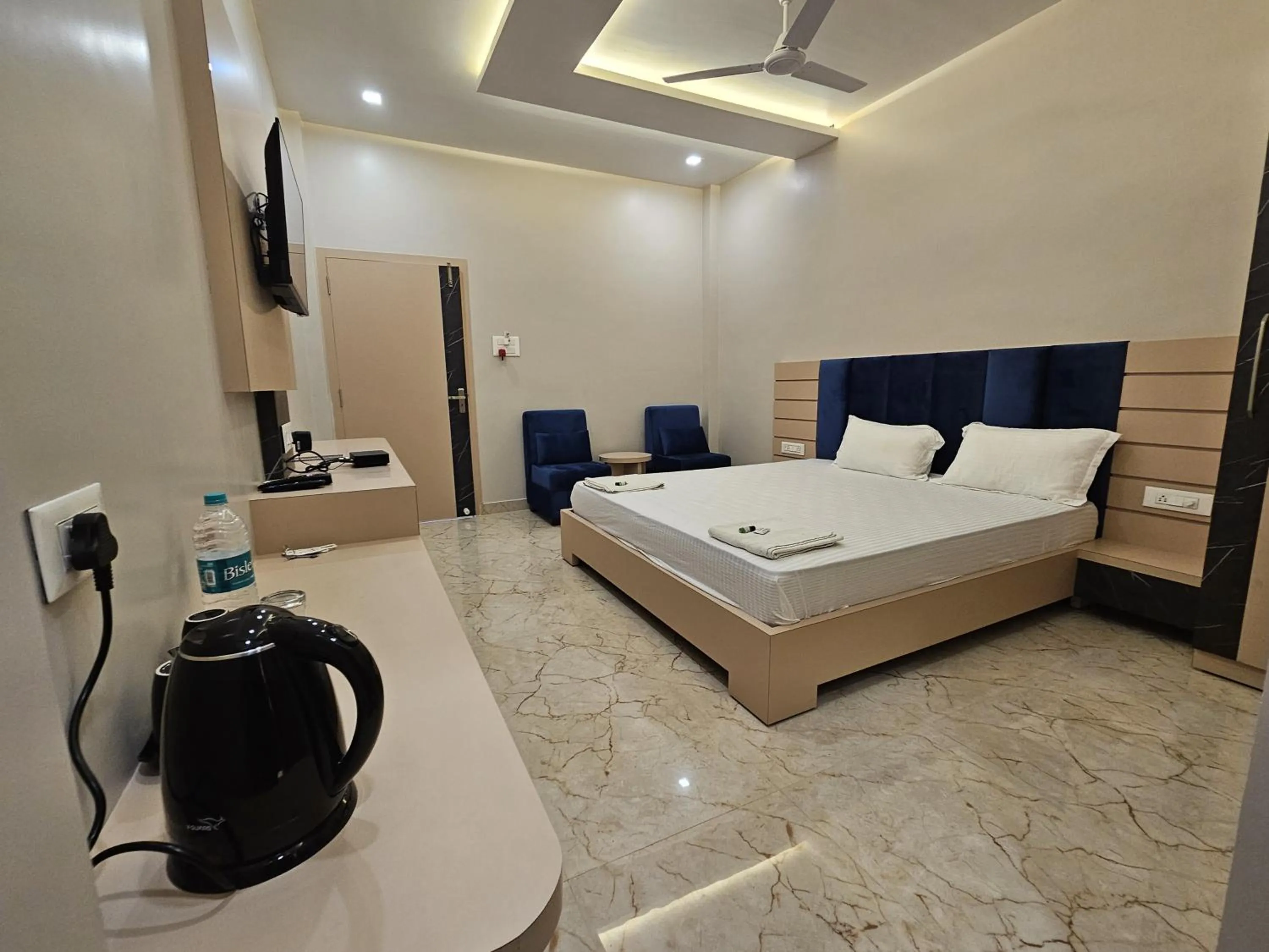 Photo of the whole room, Bed in Hotel Rishiraj