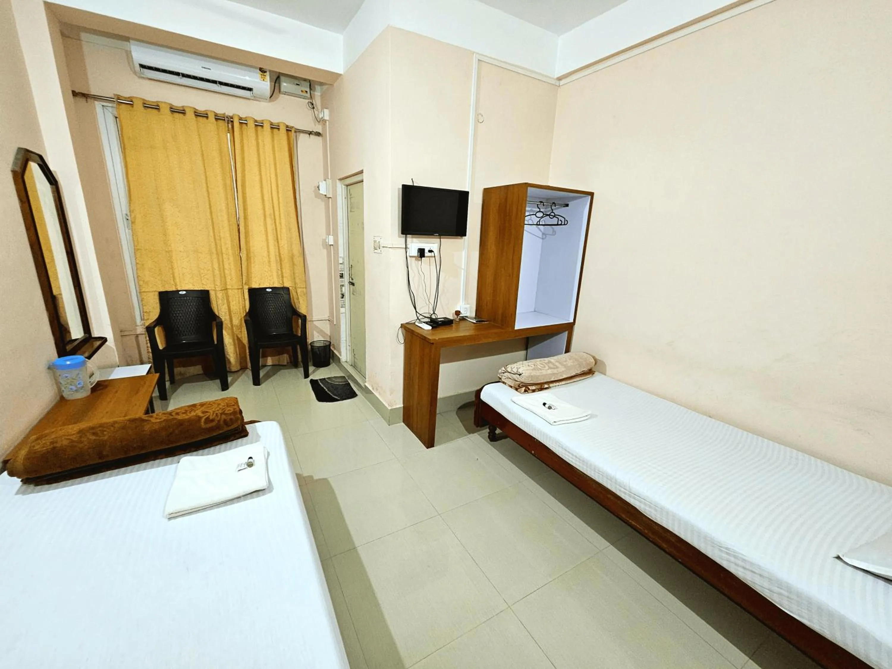 Bed in Hotel Rishiraj