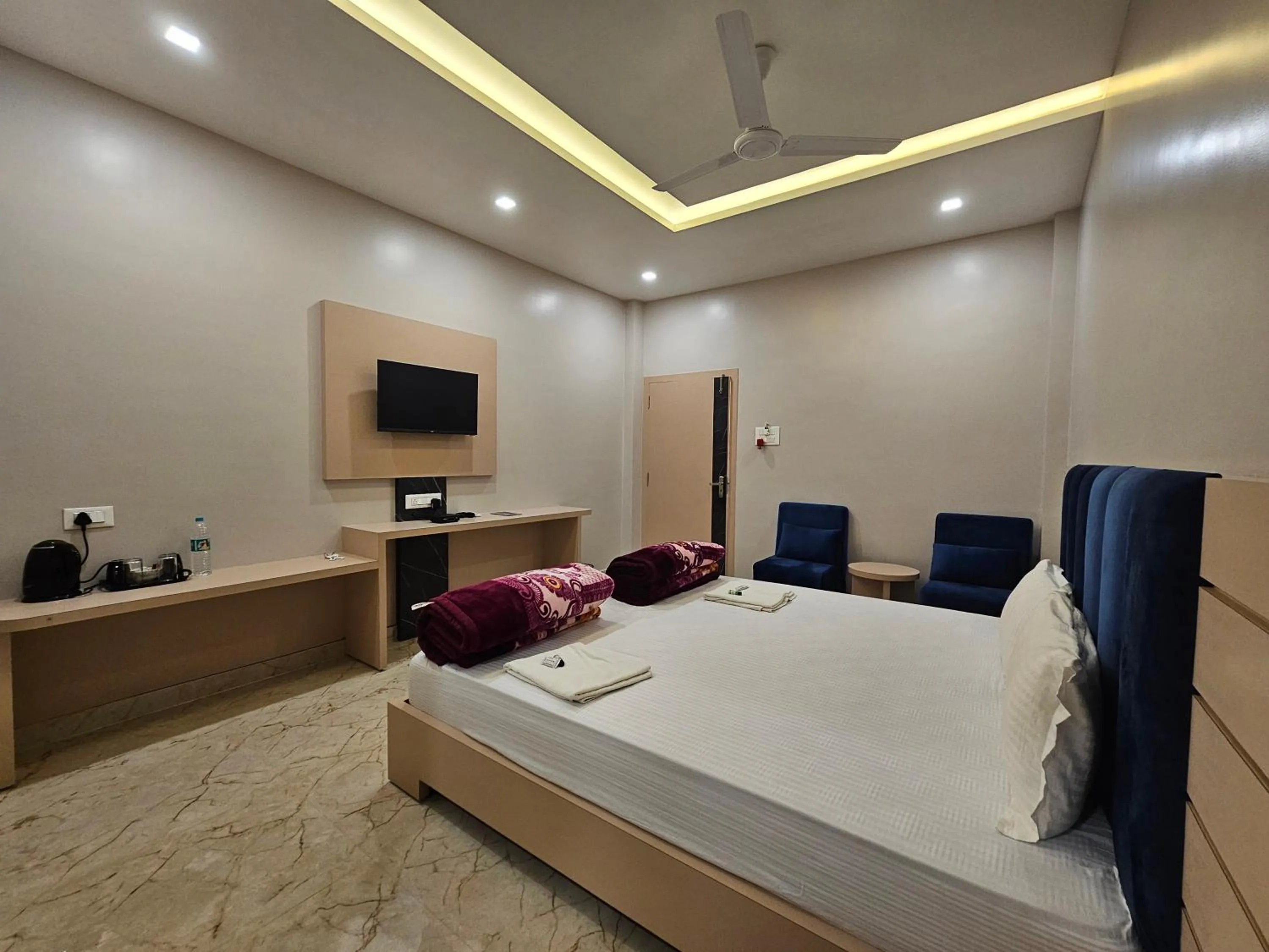 Photo of the whole room, Bed in Hotel Rishiraj