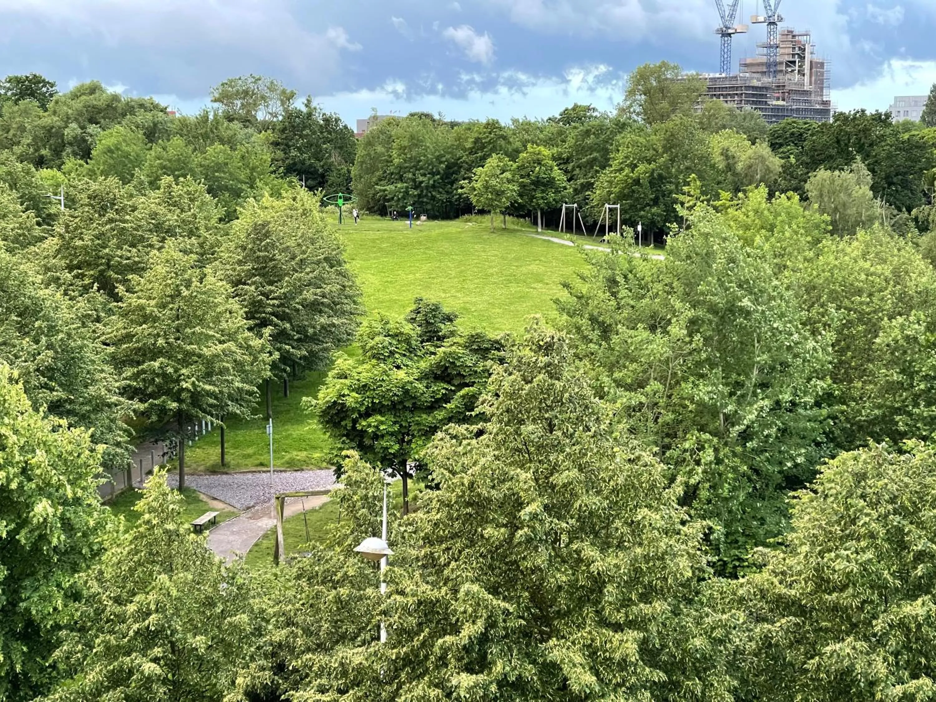 Luxury 2 Bedroom Apartment- Lake view - Free Parking - Wembley Stadium 5KM