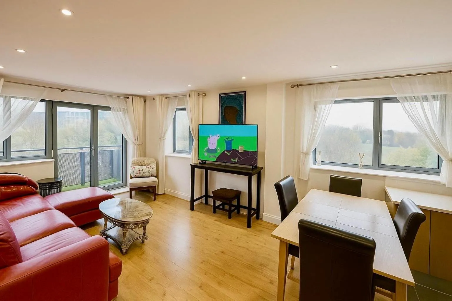 Luxury 2 Bedroom Apartment- Lake view - Free Parking - Wembley Stadium 5KM