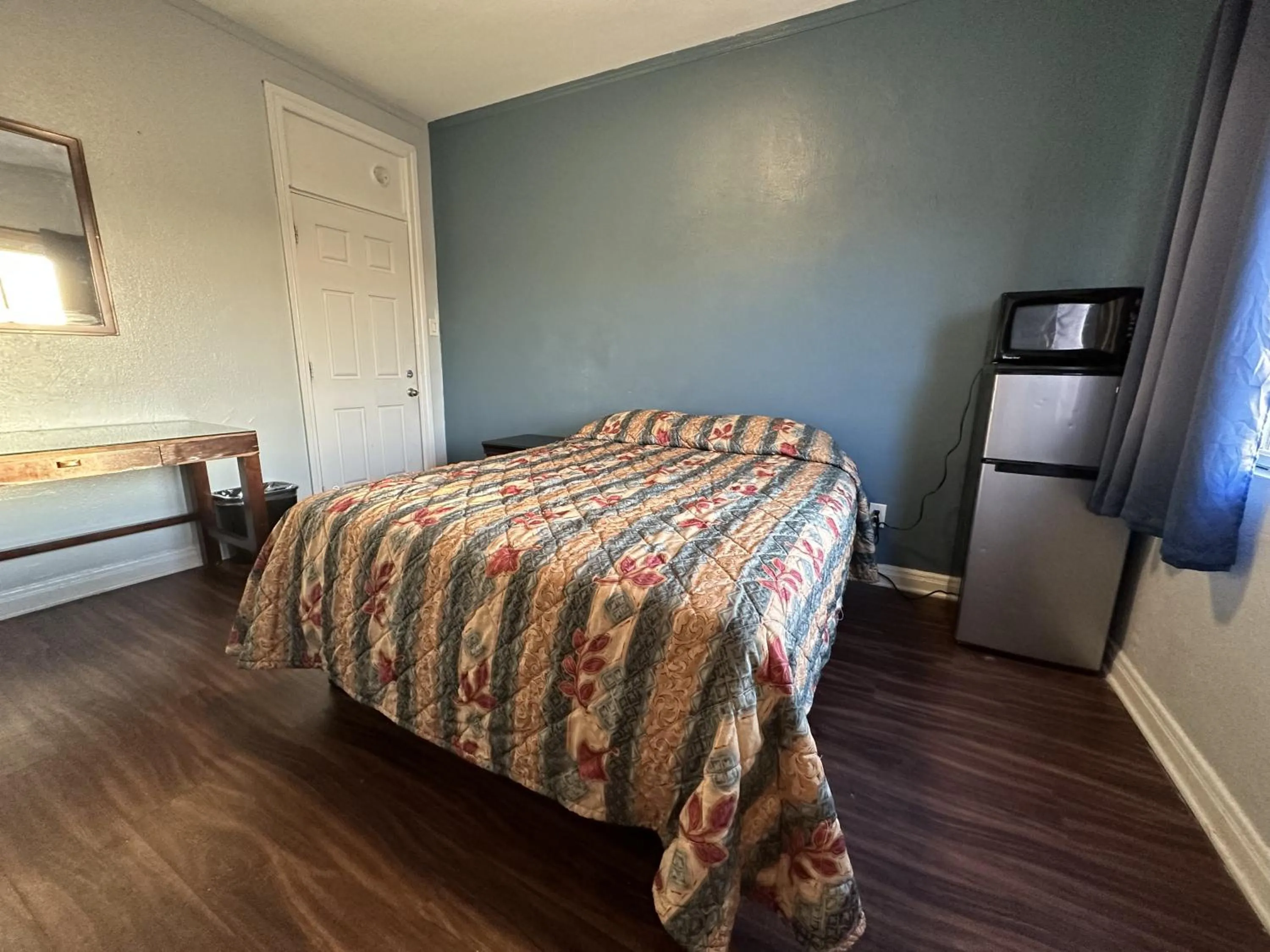 Bedroom, Bed in Unity Hotel - No Parking & Rooms Are Upstairs