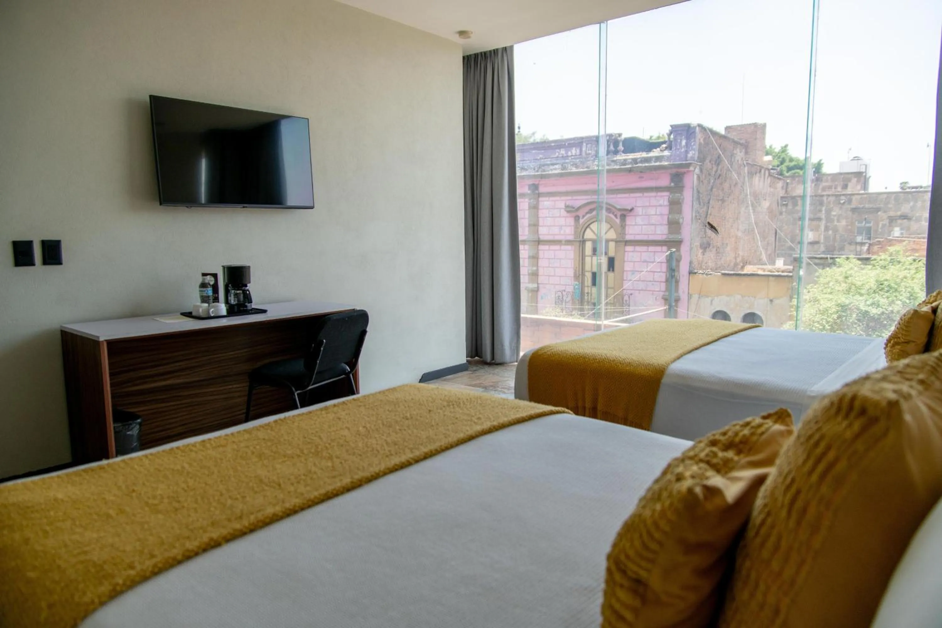 Bed in HVH by Yaxché