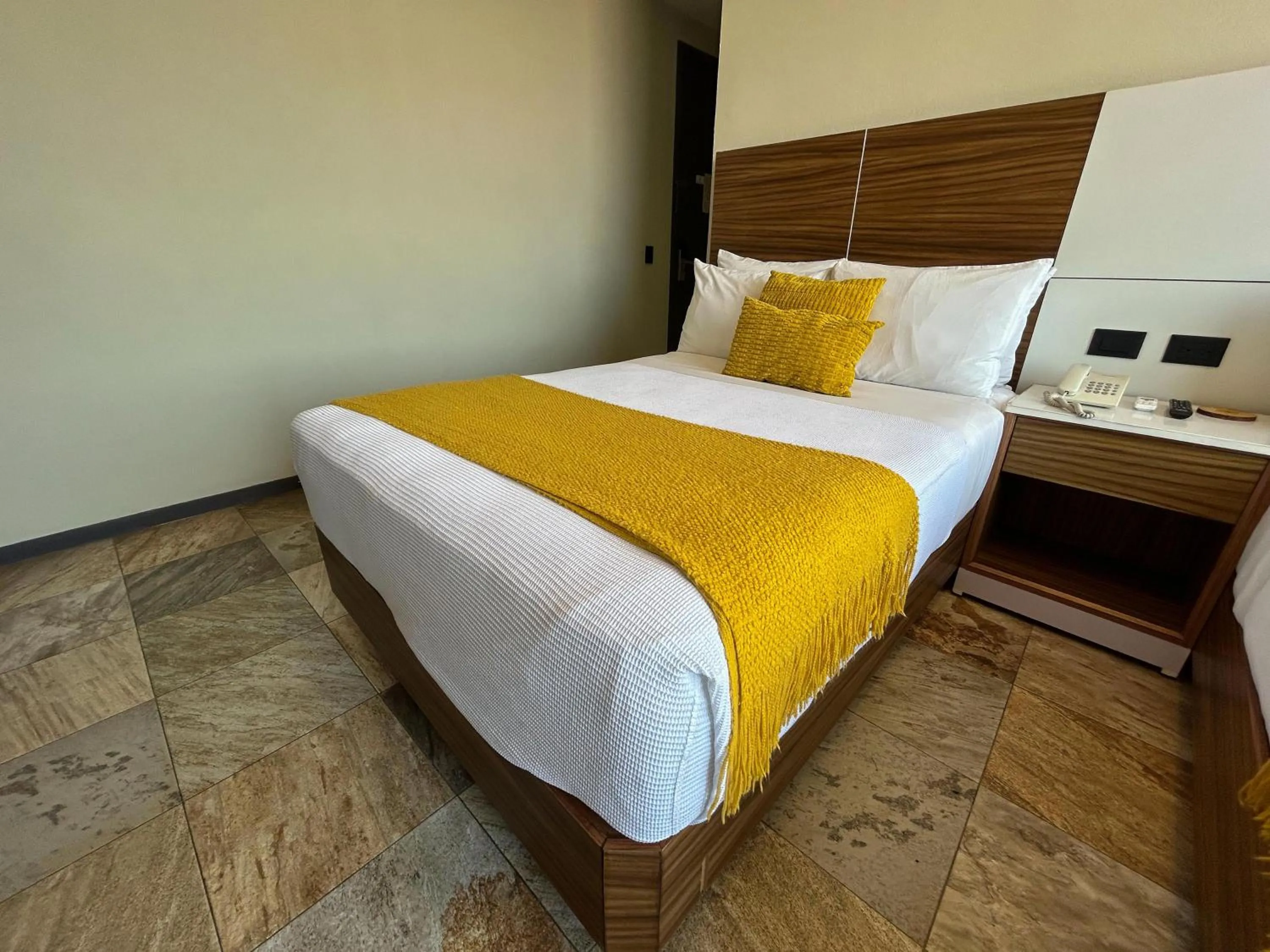 Bed in HVH by Yaxché