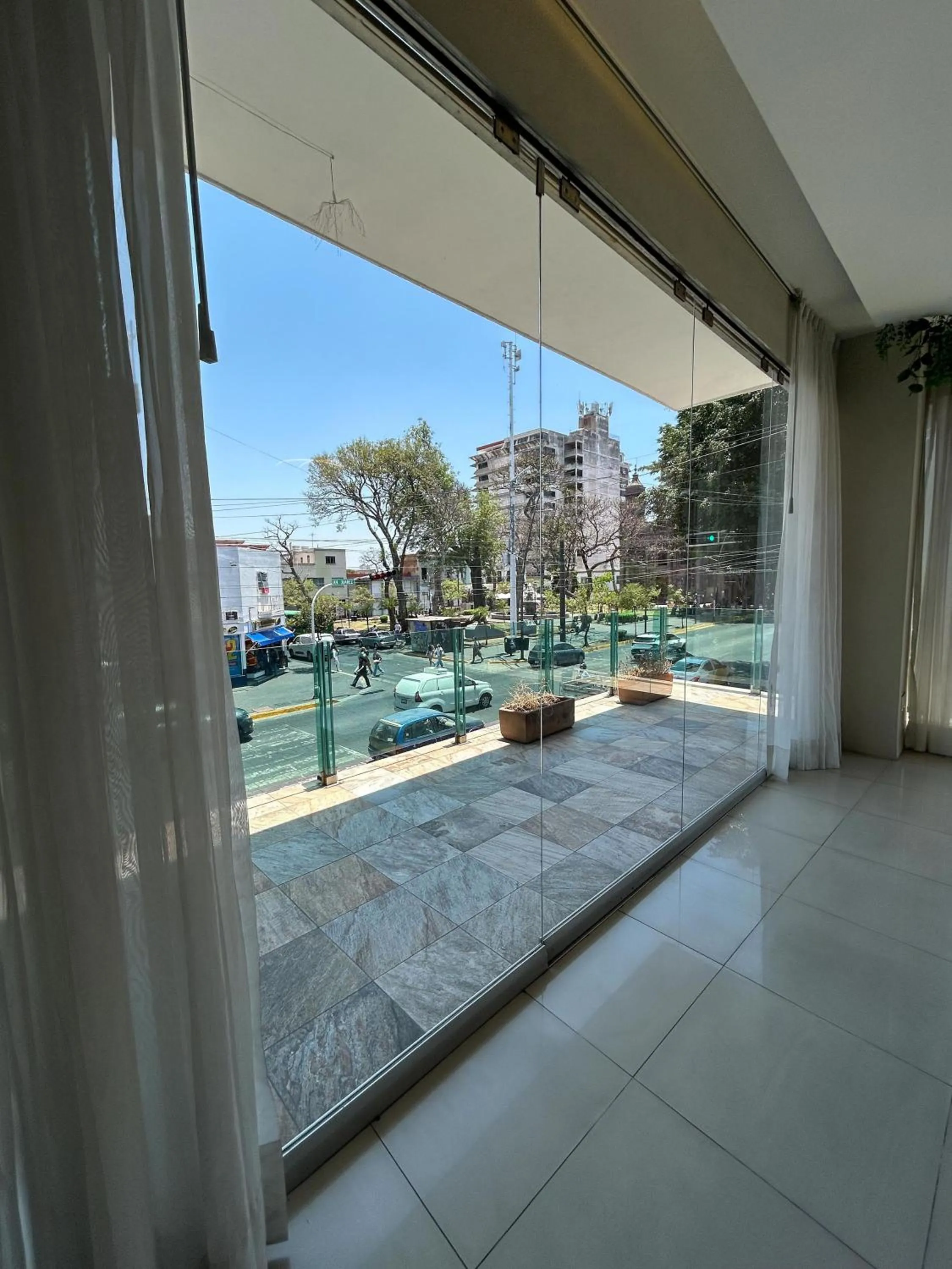 Balcony/Terrace in HVH by Yaxché