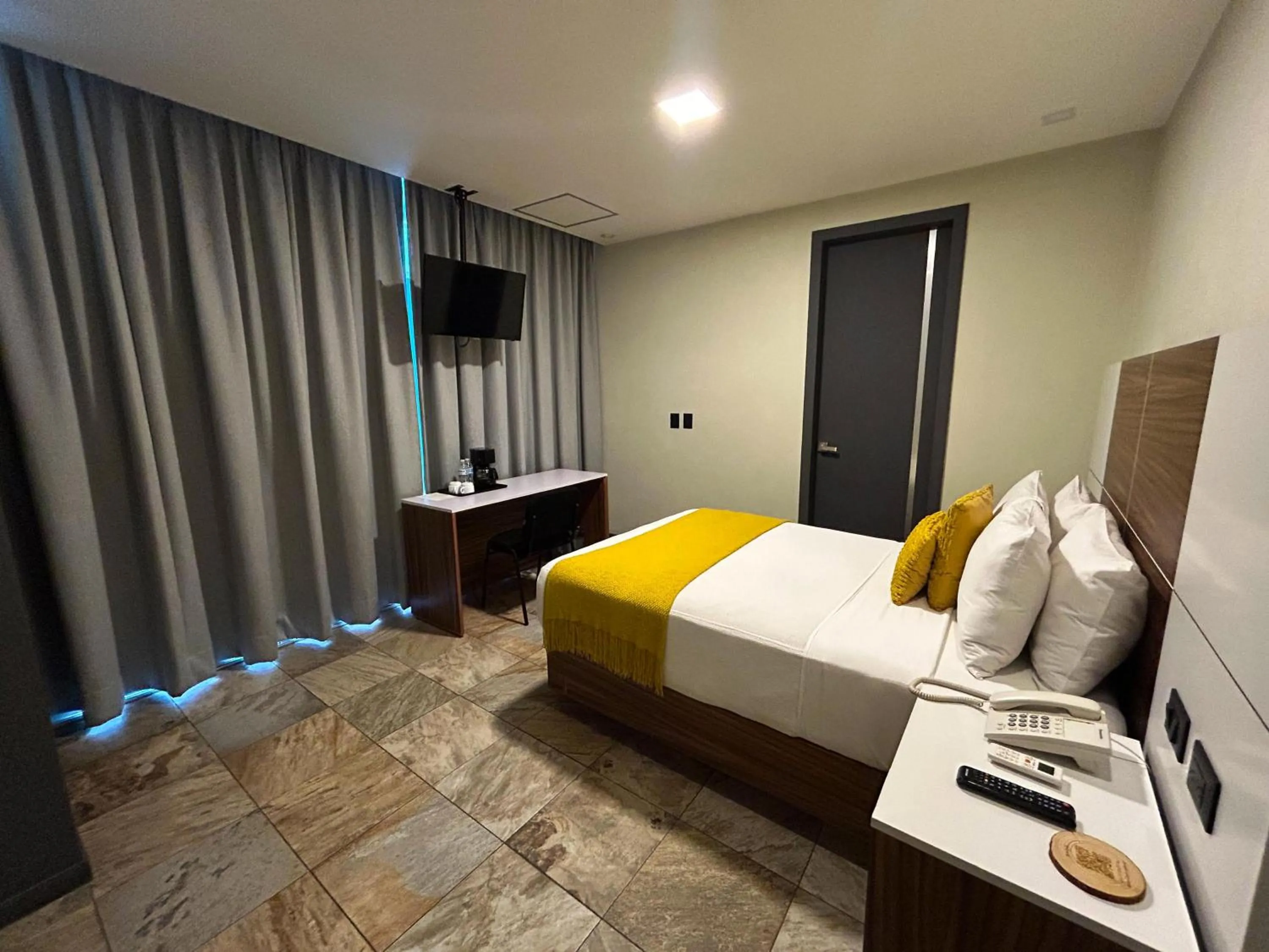 Bed in HVH by Yaxché