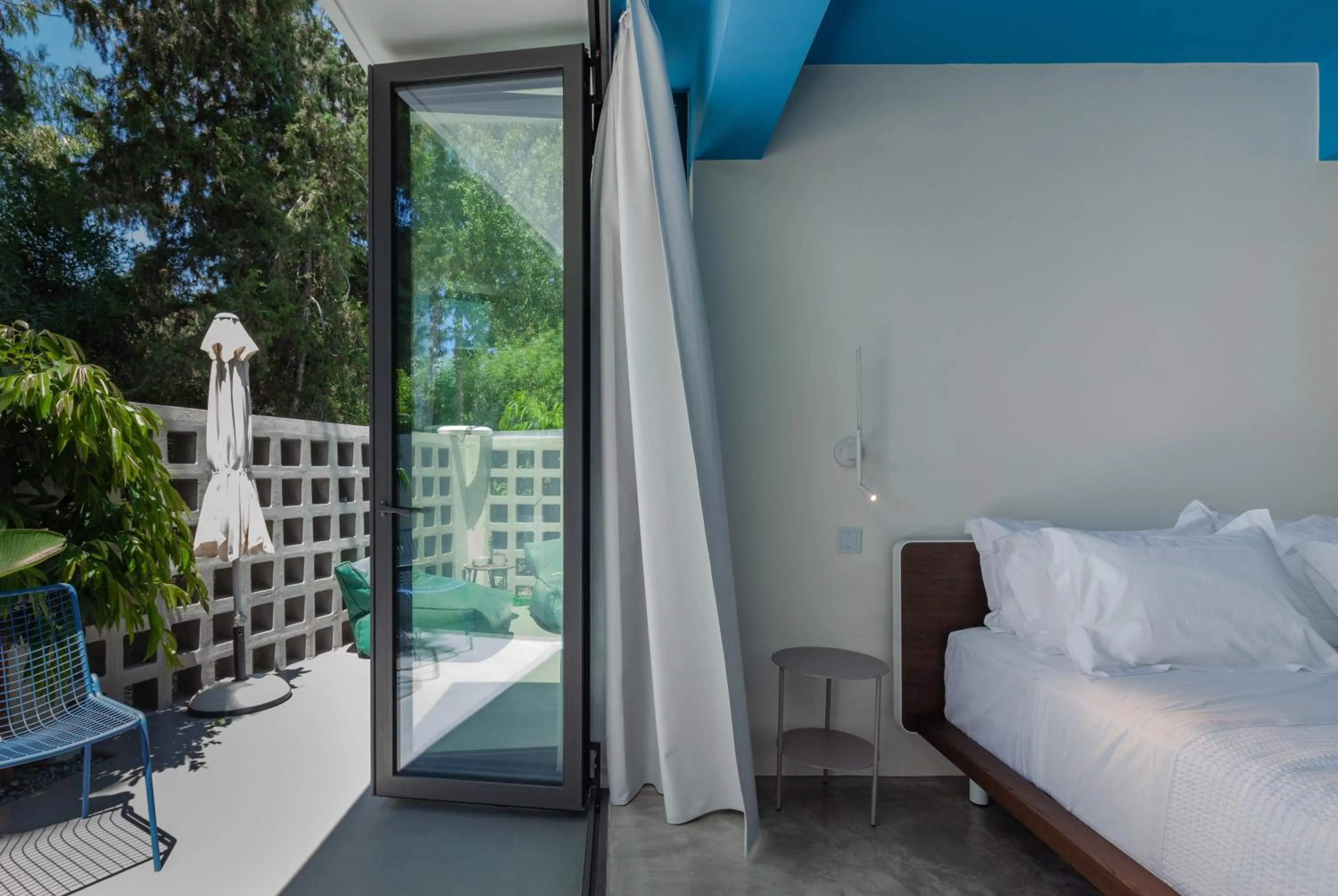 Adrop Pool Suites
