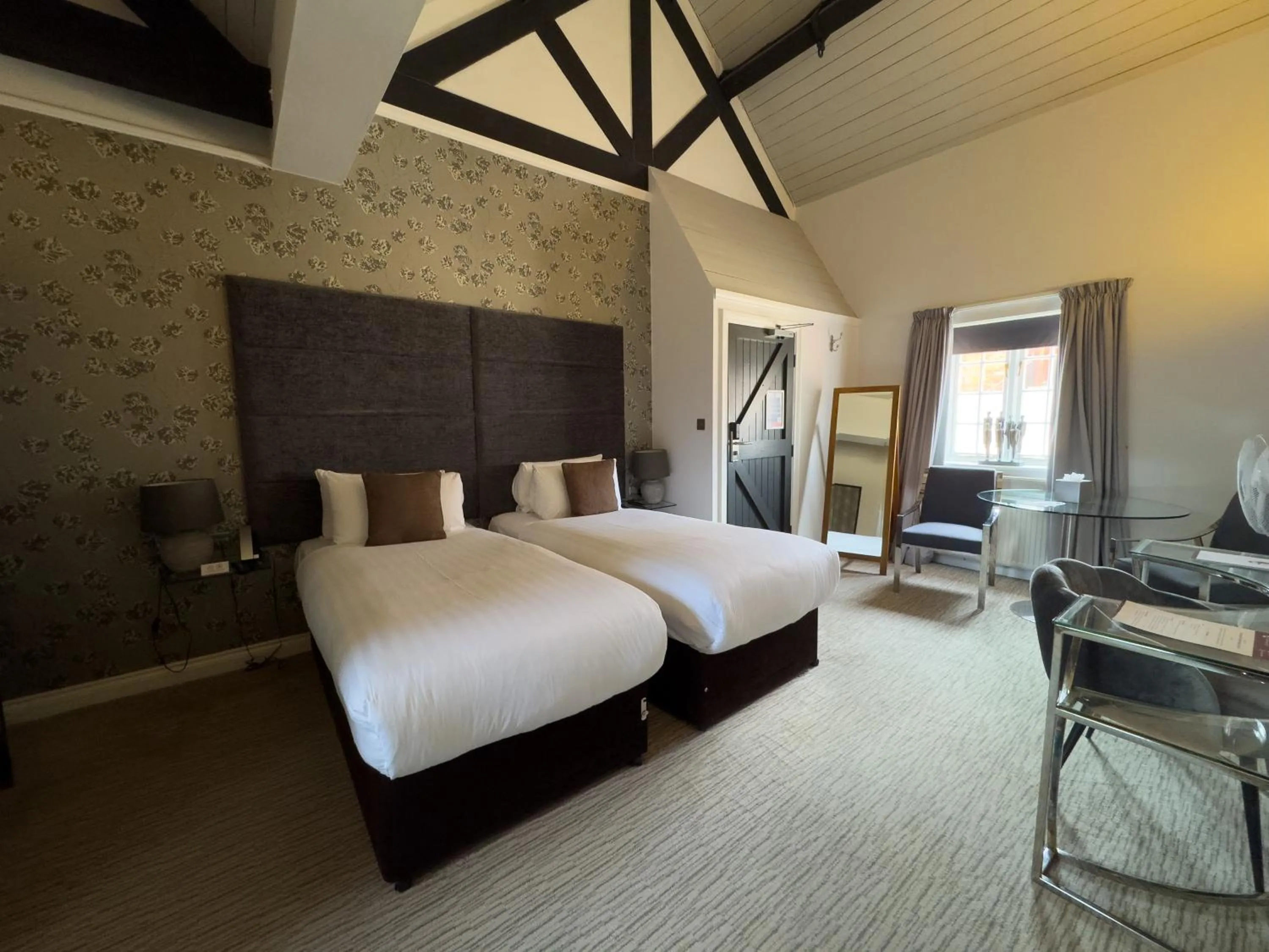 Bedroom, Bed in The Mount Country Manor Hotel & Golf Wolverhampton