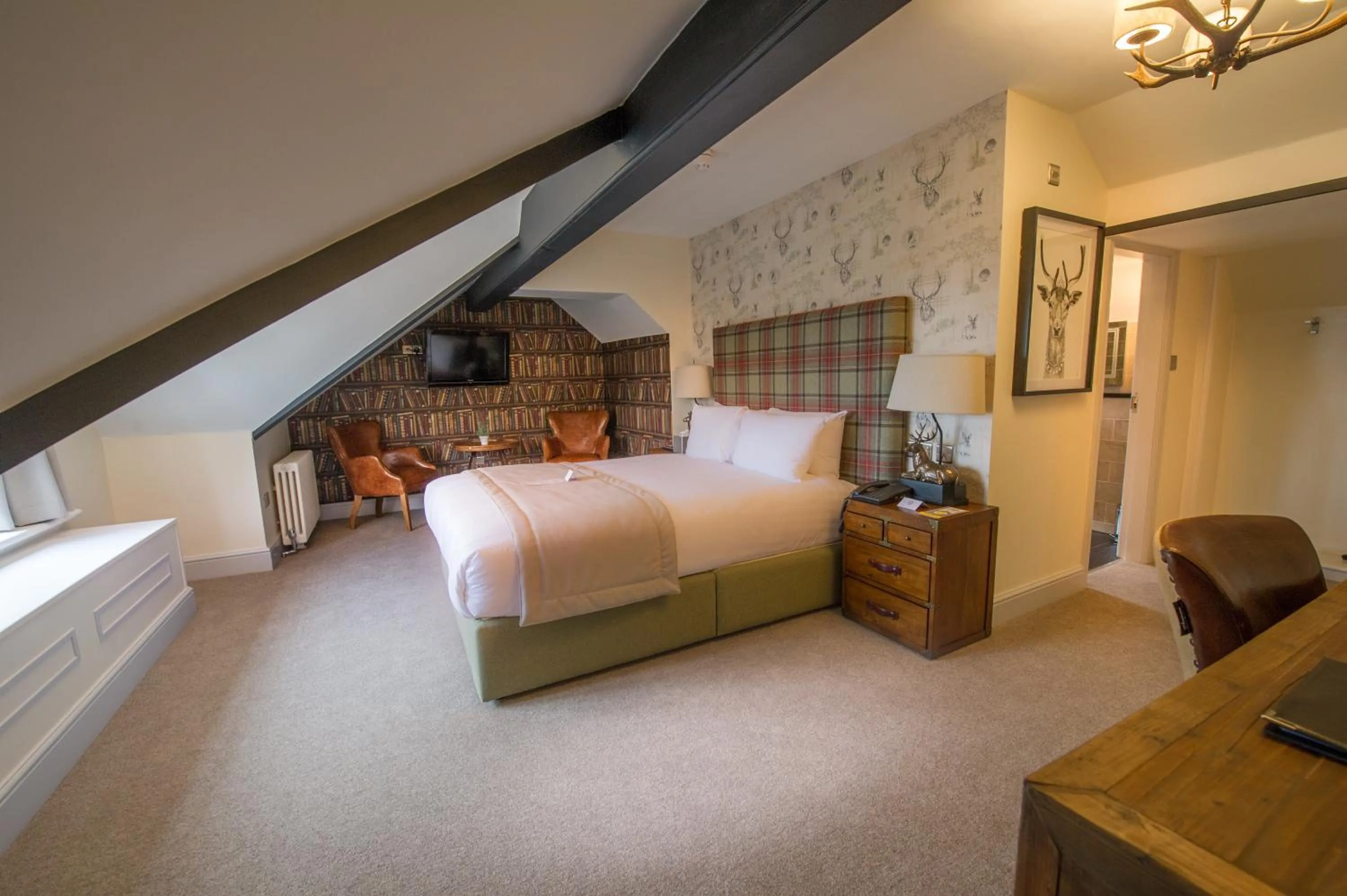 Bedroom, Bed in The Mount Country Manor Hotel & Golf Wolverhampton
