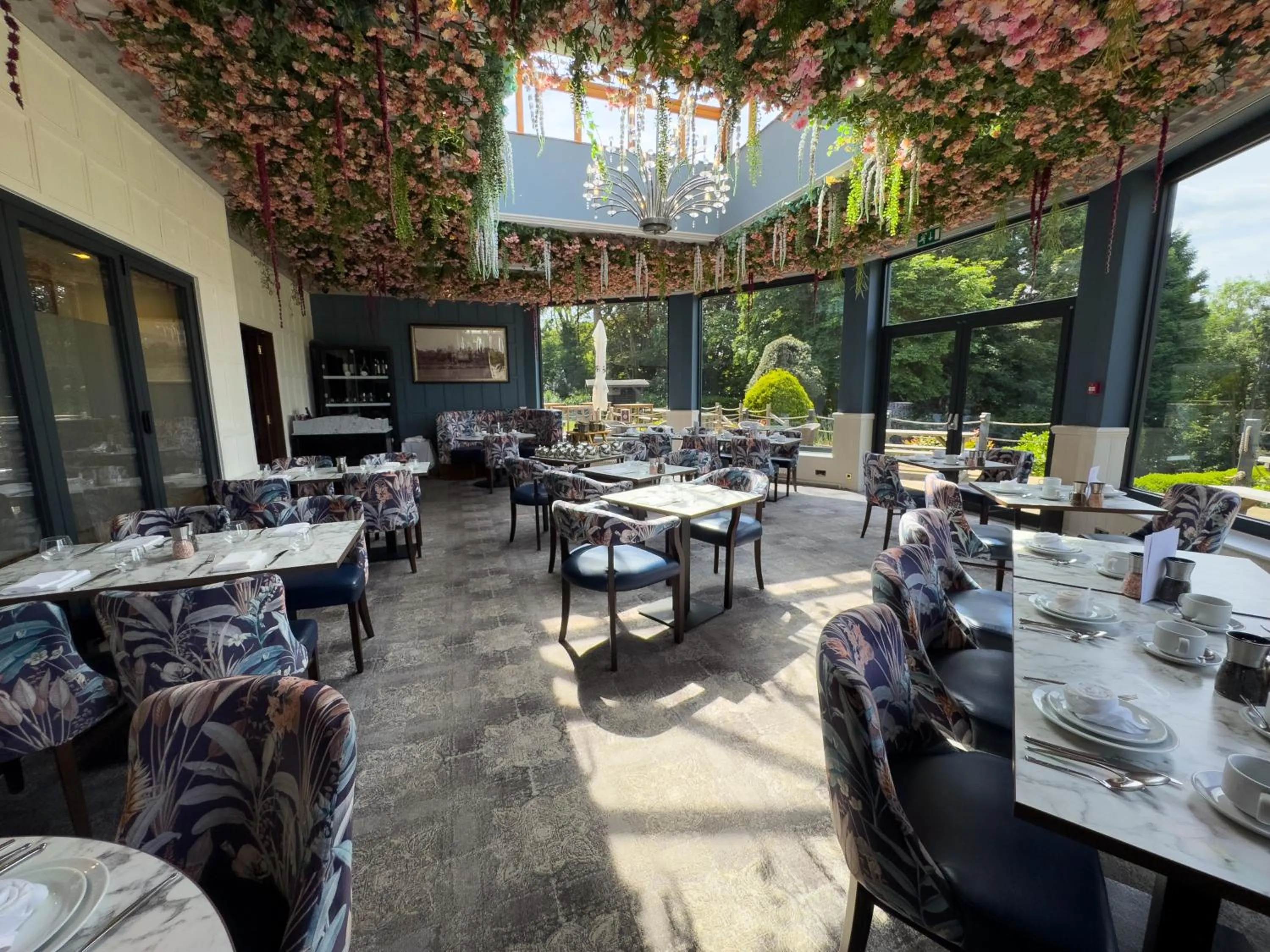 Restaurant/places to eat in The Mount Country Manor Hotel & Golf Wolverhampton