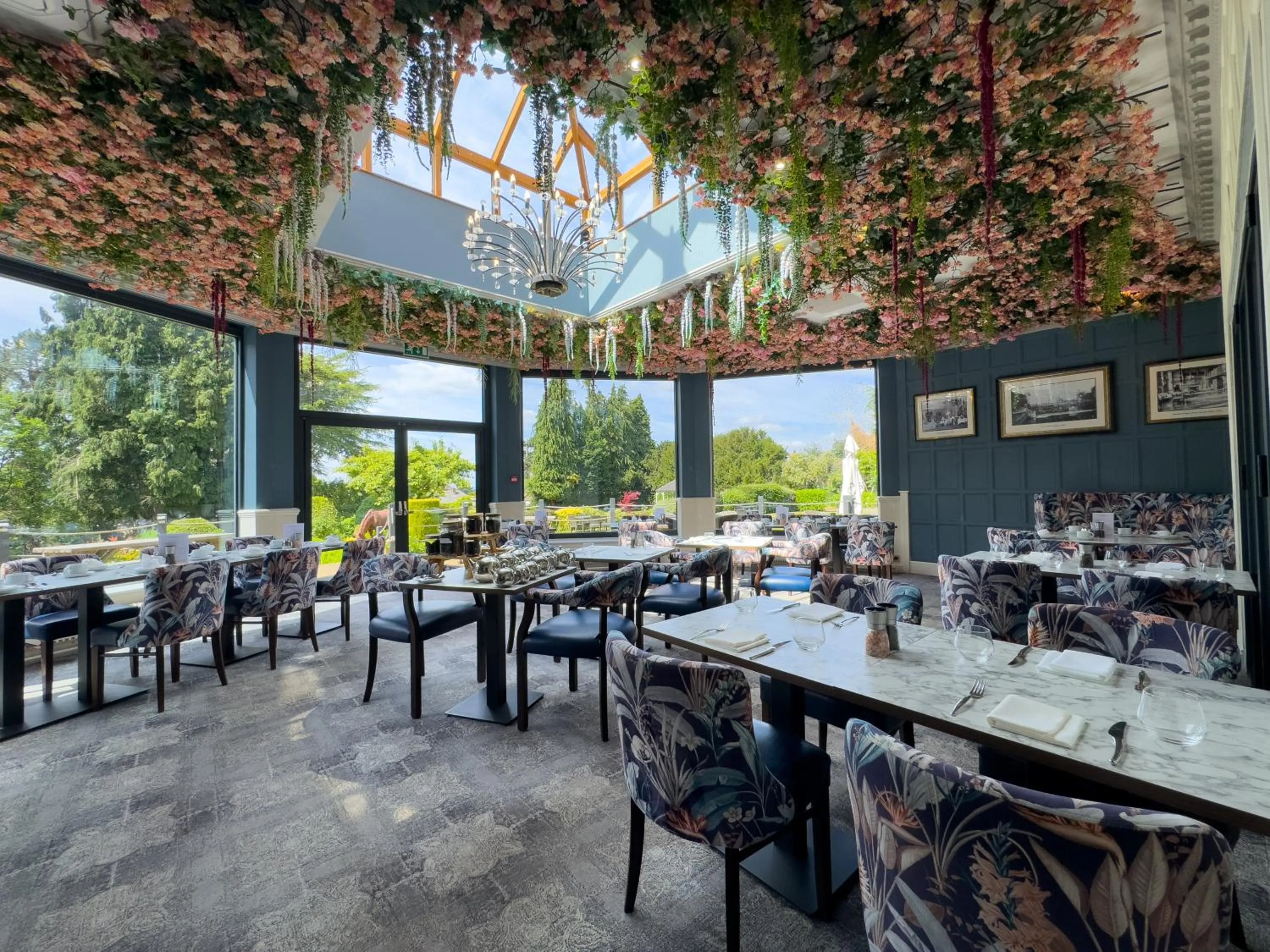 Restaurant/places to eat in The Mount Country Manor Hotel & Golf Wolverhampton