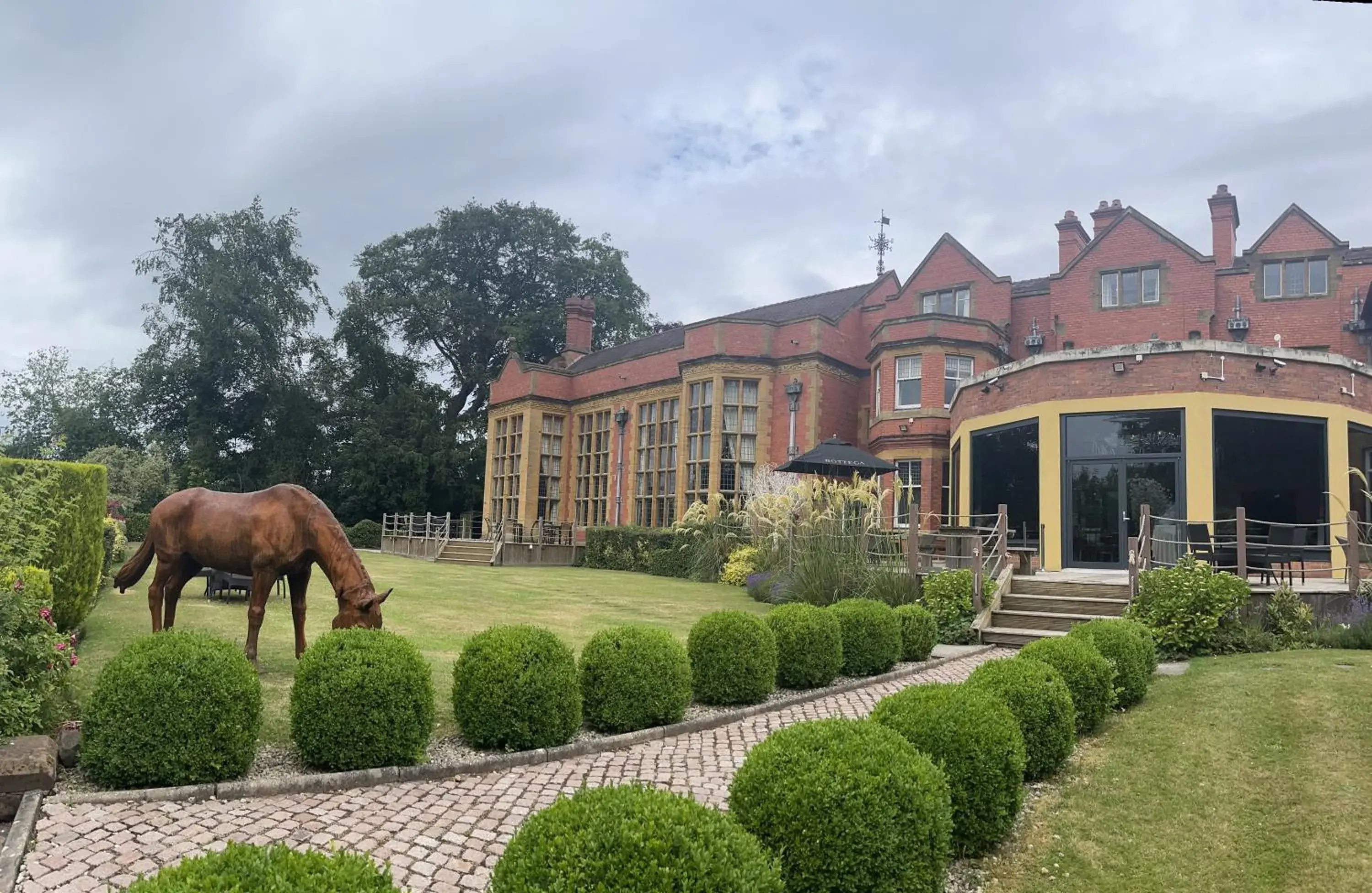 Garden view in The Mount Country Manor Hotel & Golf Wolverhampton Garden view in The Mount Country Manor Hotel & Golf Wolverhampton