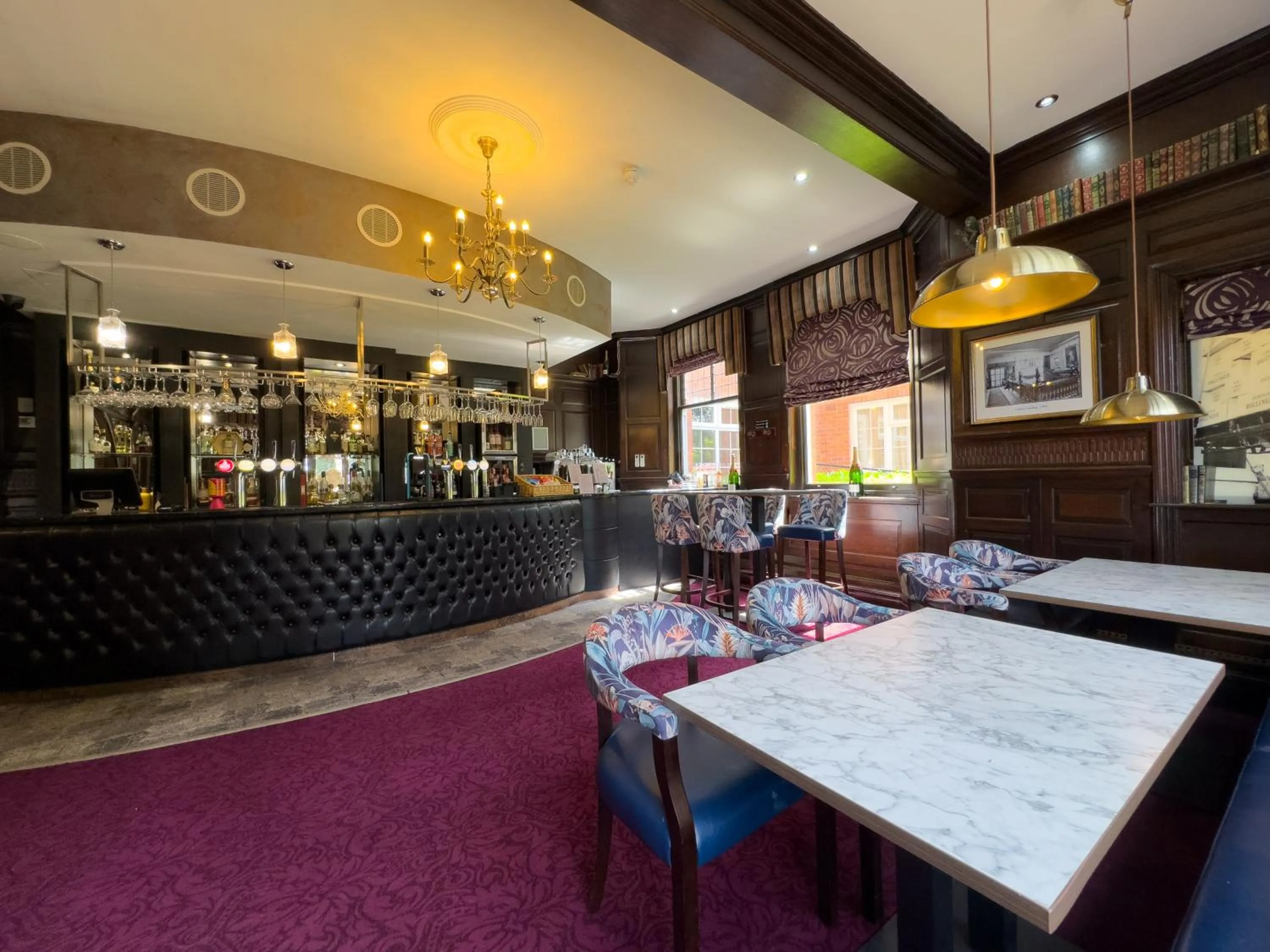 Lounge or bar in The Mount Country Manor Hotel & Golf Wolverhampton