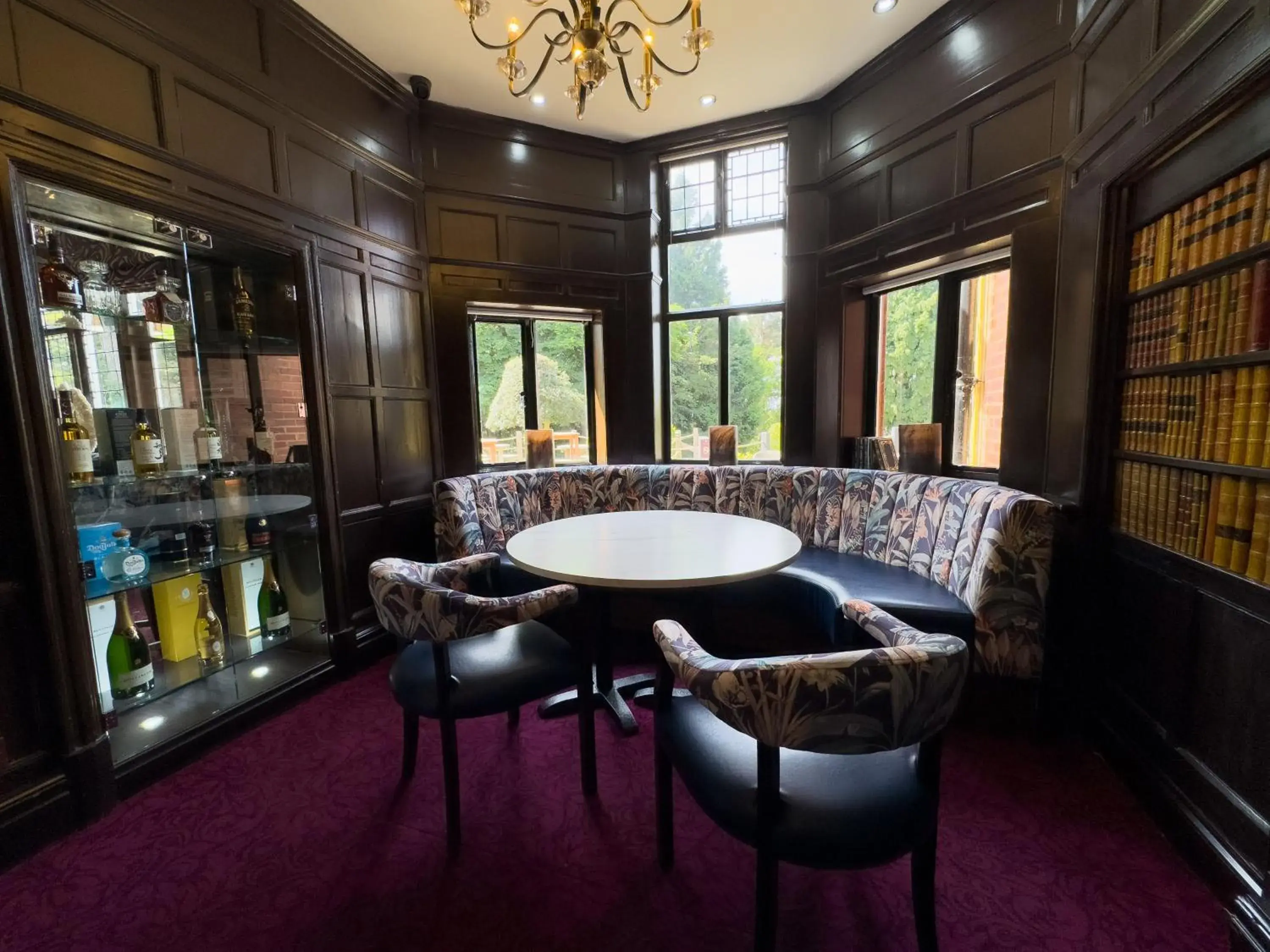 Lounge or bar in The Mount Country Manor Hotel & Golf Wolverhampton Lounge or bar in The Mount Country Manor Hotel & Golf Wolverhampton