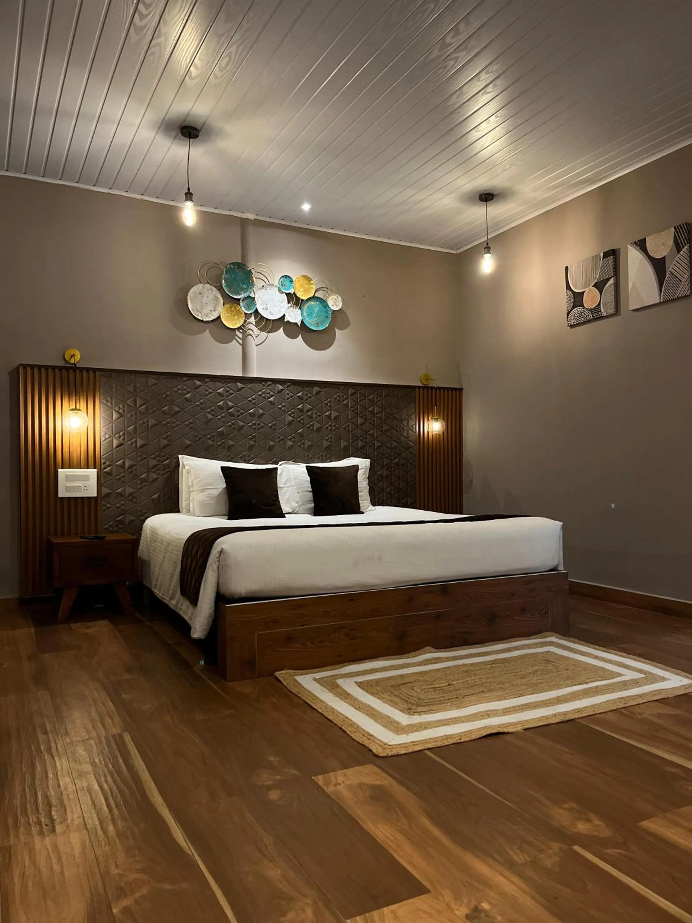 Bed in Misty Courtyard Resort