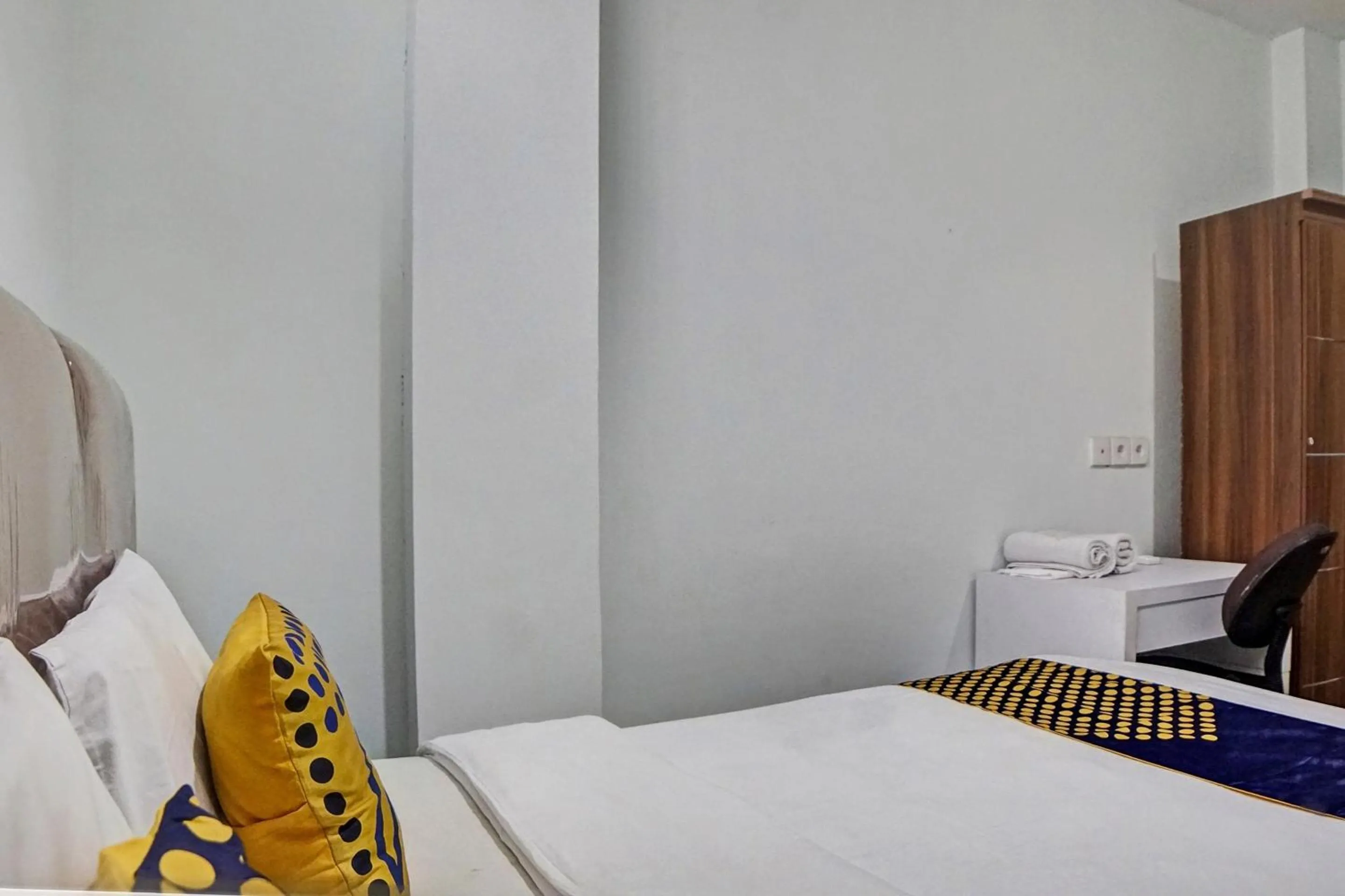 Bedroom in Hotel O Finest House Near Amplas Bus Terminal