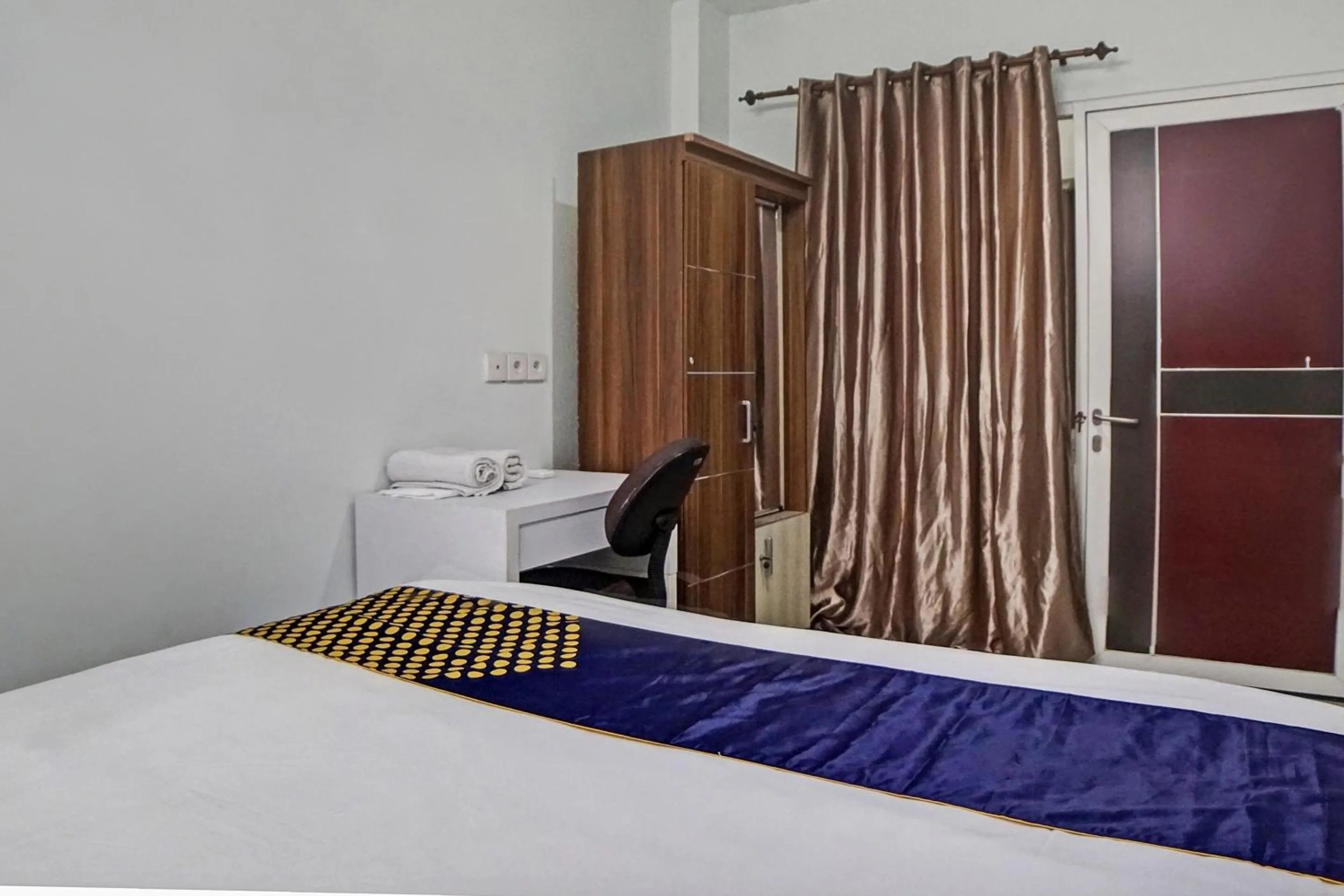 Bedroom in Hotel O Finest House Near Amplas Bus Terminal