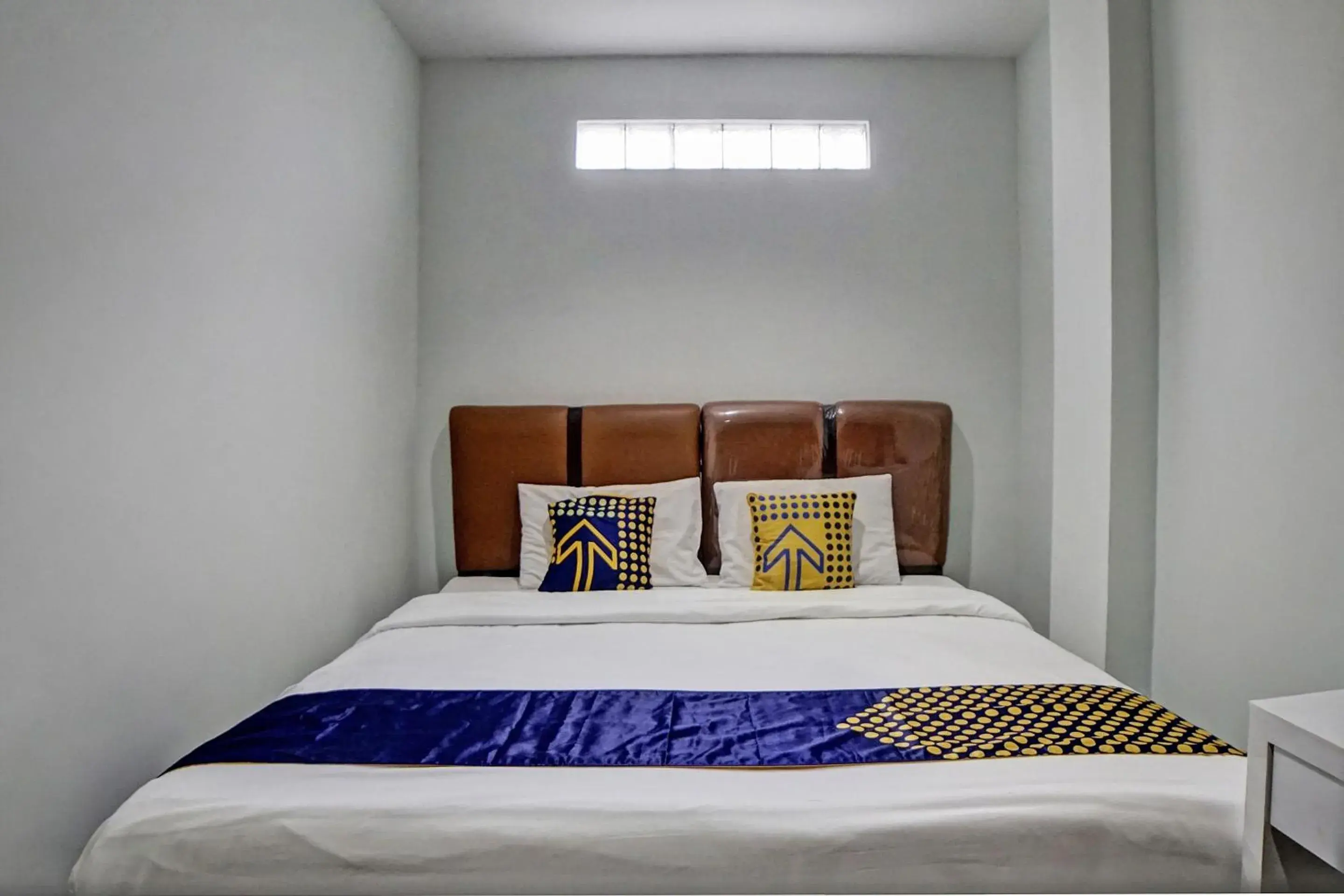 Bedroom in Hotel O Finest House Near Amplas Bus Terminal Bedroom in Hotel O Finest House Near Amplas Bus Terminal