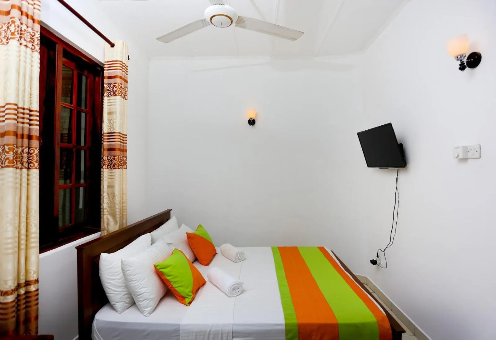 Bed in Citrus Cafe & Restaurant