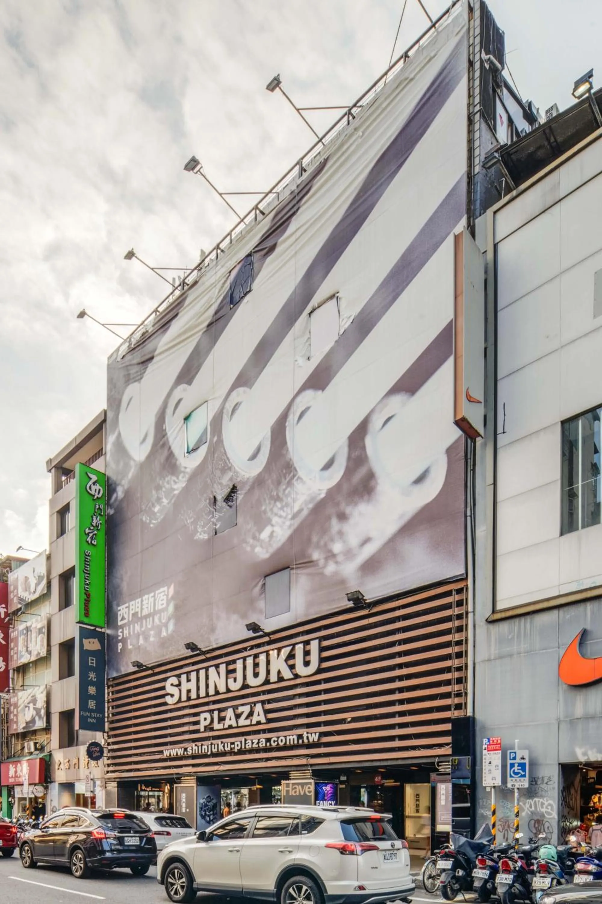 Property building in Fun Stay Inn Ximen