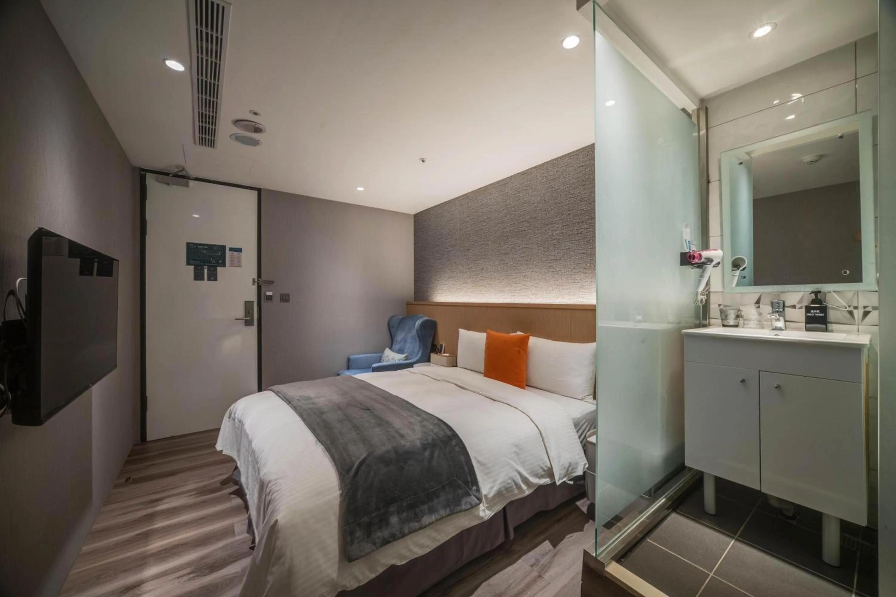 Photo of the whole room, Bed in Fun Stay Inn Ximen