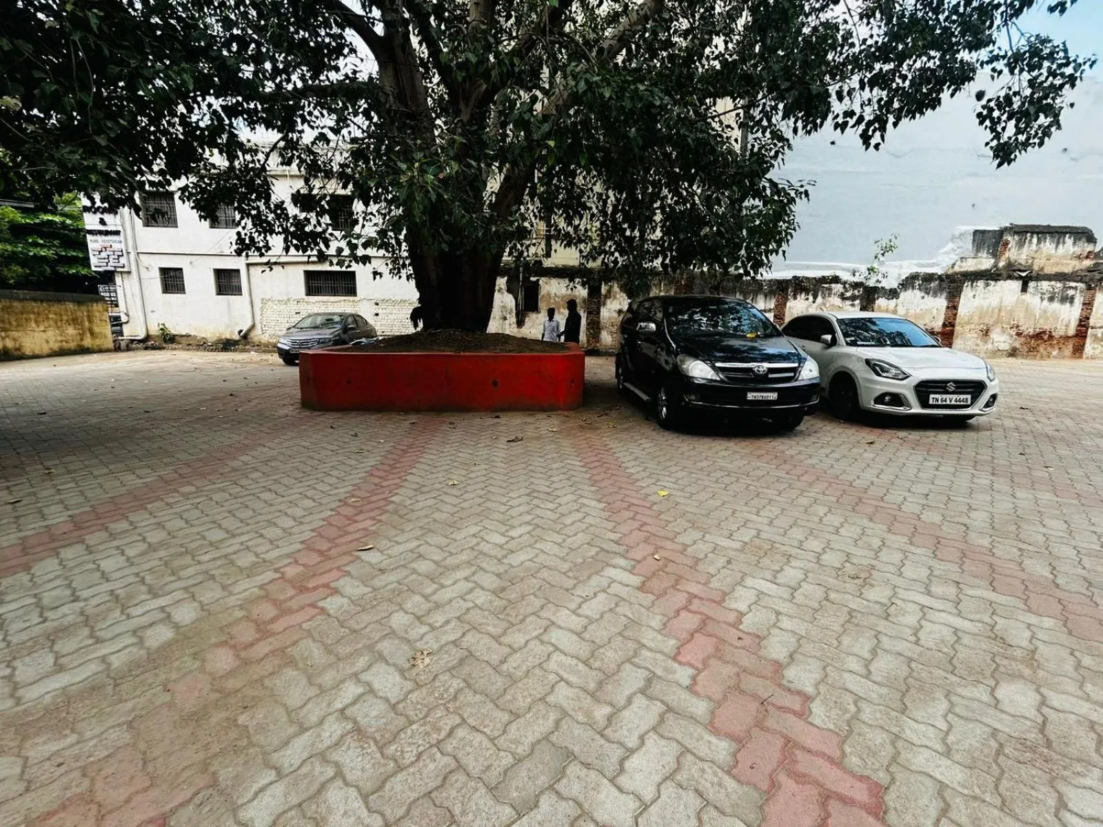 Parking in Hotel Grand Sabarees