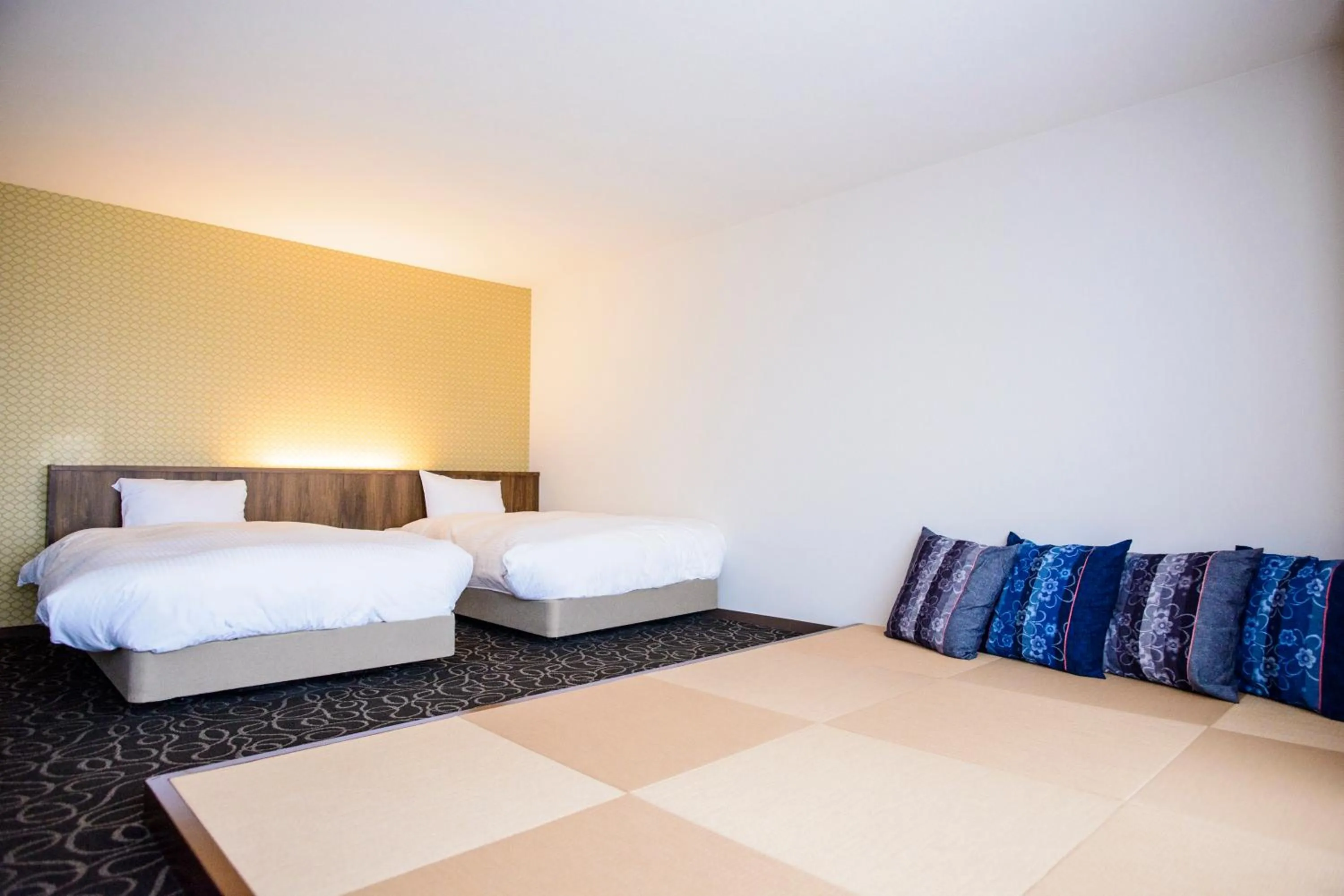 Bed in Suikouen Hotel