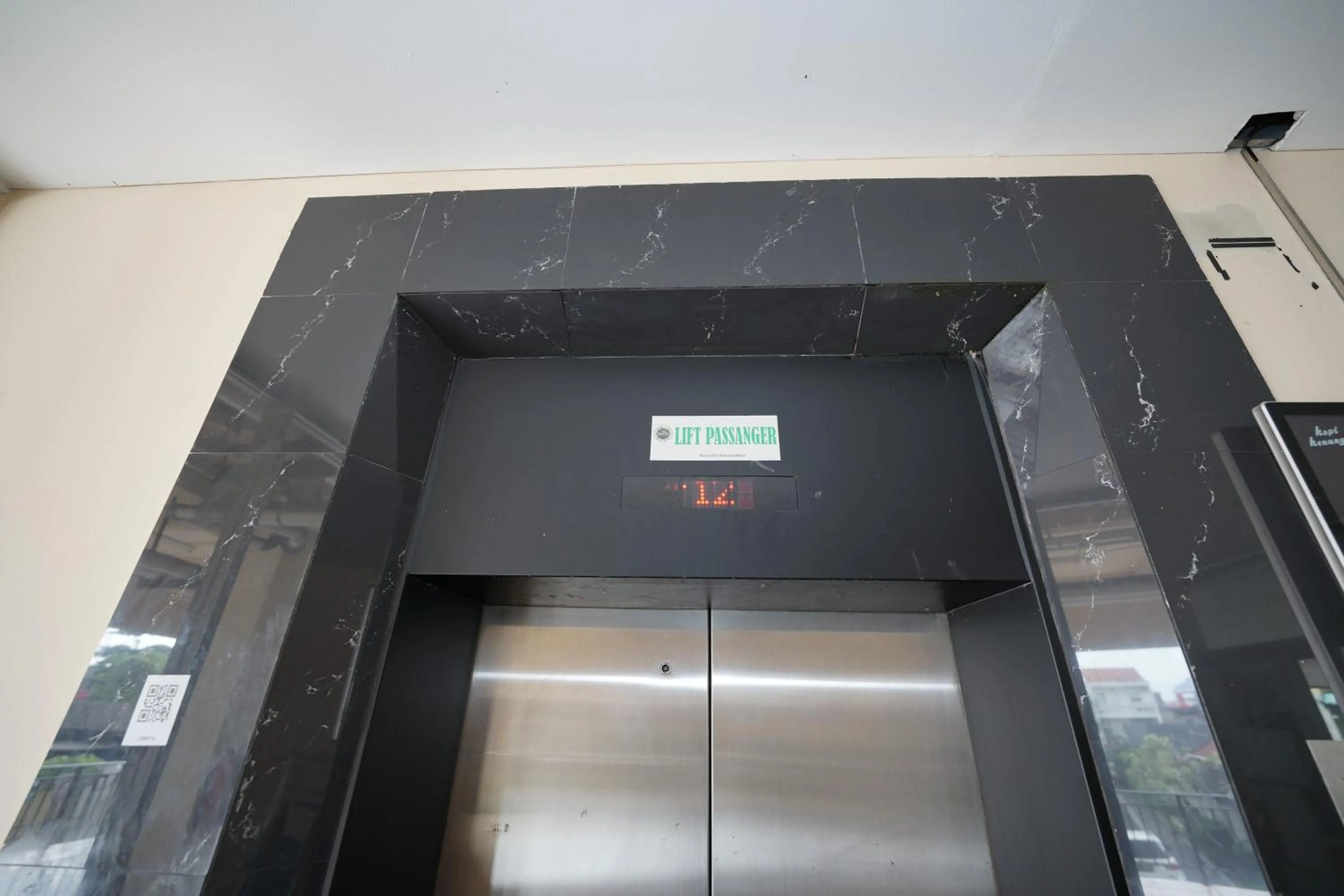 elevator in Perfect Stay Apartement The Suites Metro Bandung By Sultan Property