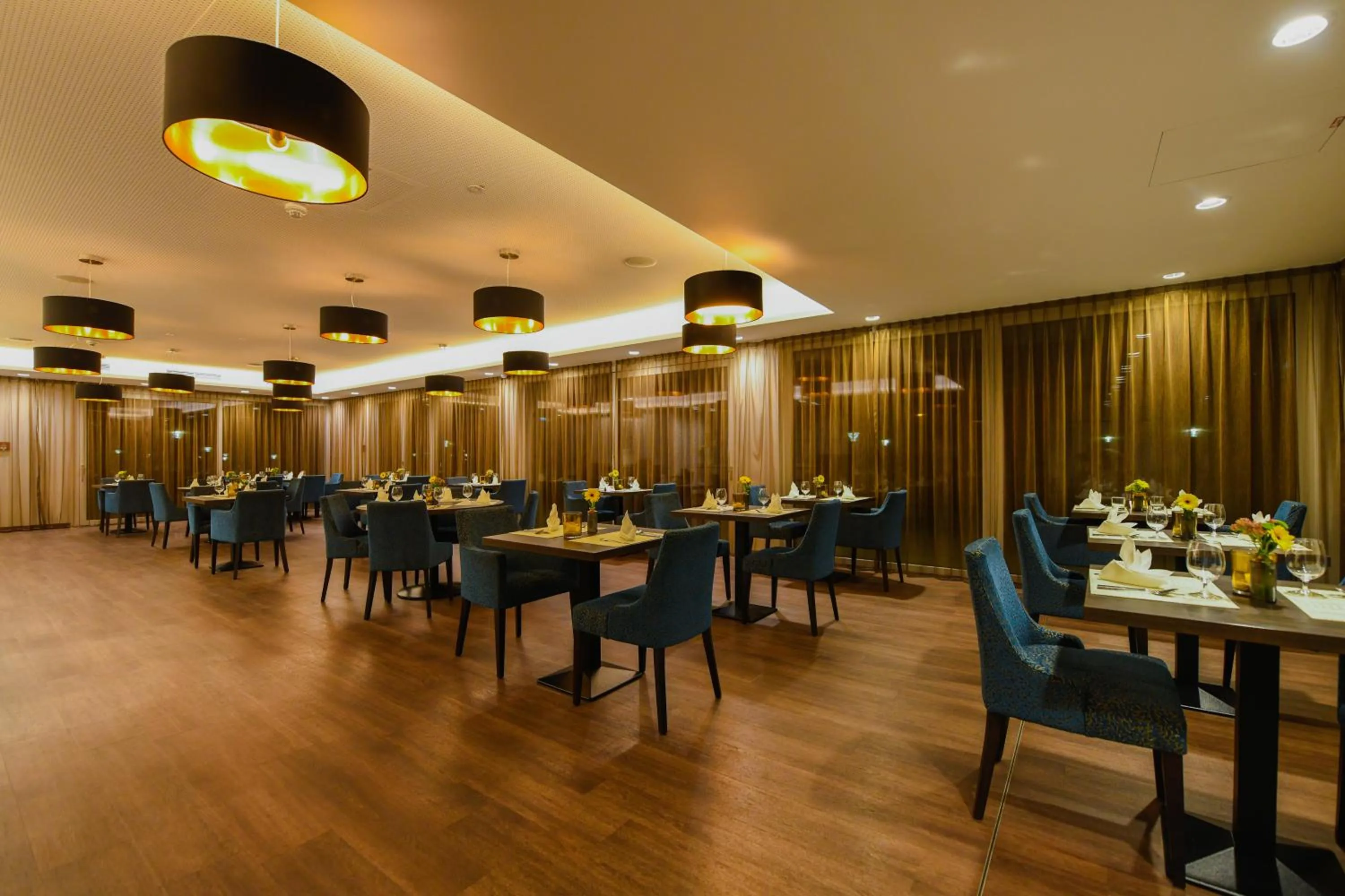 Restaurant/places to eat in Nuhr Medical - Hotel & Restaurant - ab 2 Nächtigungen von 13 Feb - 15 Feb 2026 kostenlose Zimmer Dekoration & eine Flasche Sekt für den Valentinstag - Champagner & Kaviar Abend am 14 Feb 2026 um 18 Uhr