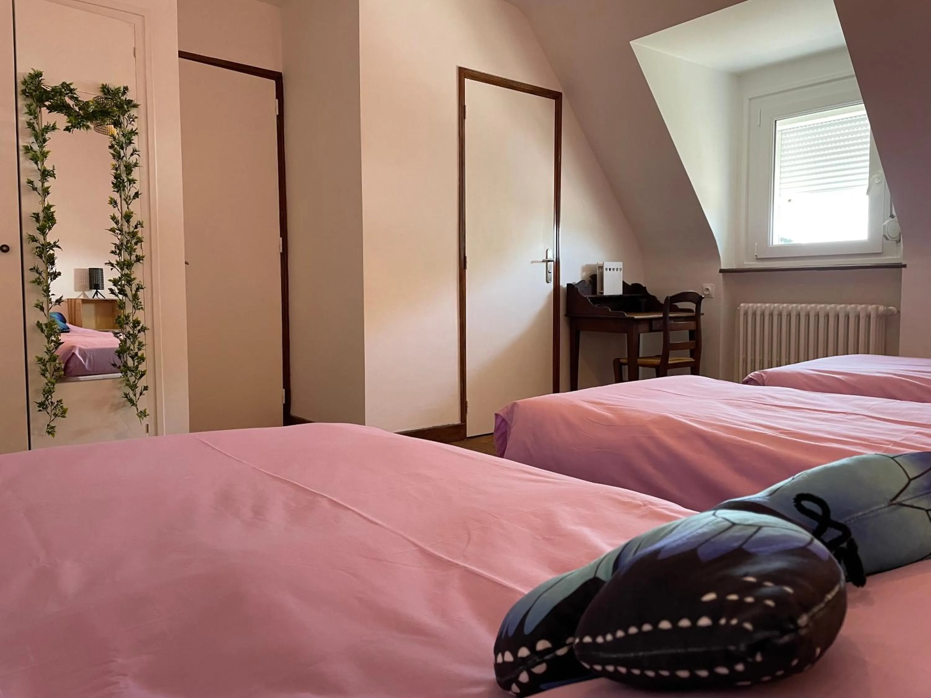 Photo of the whole room, Bed in Gites le Rucher de Kerillis