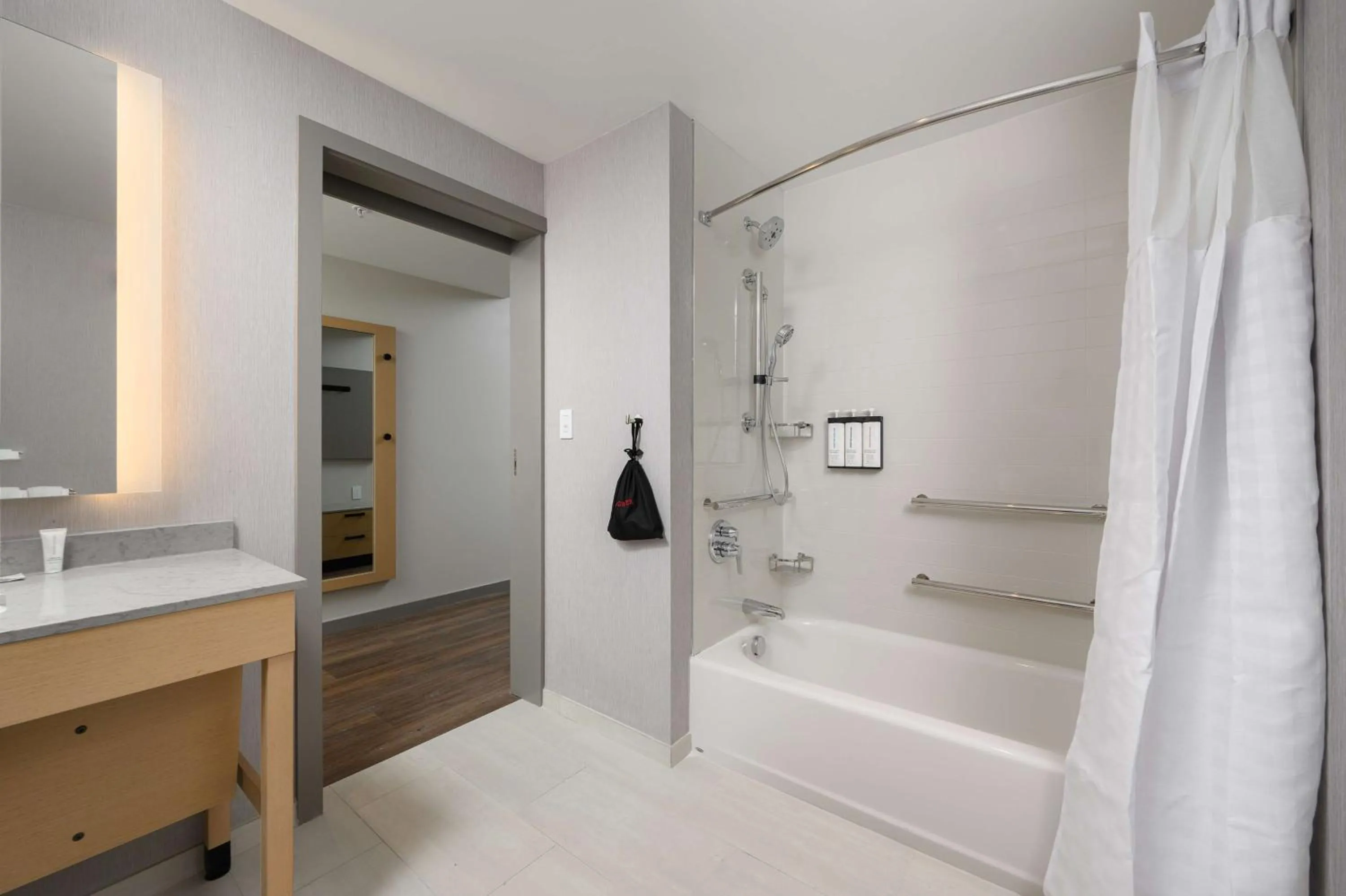 Bathroom in Hyatt Place Albany Downtown