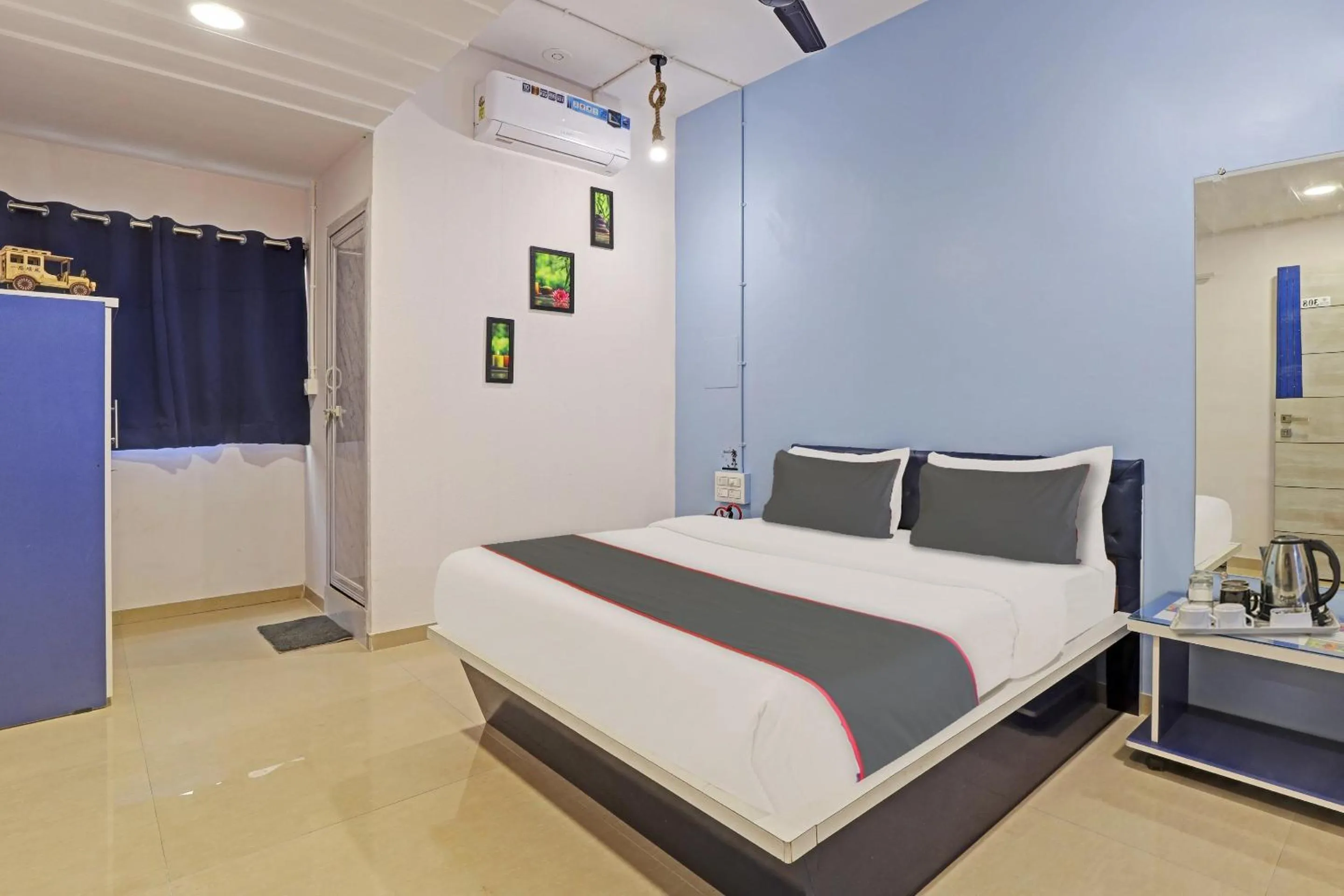 Bed in Hotel Solitaire, Best Luxurious Hotel AC Rooms In Surat