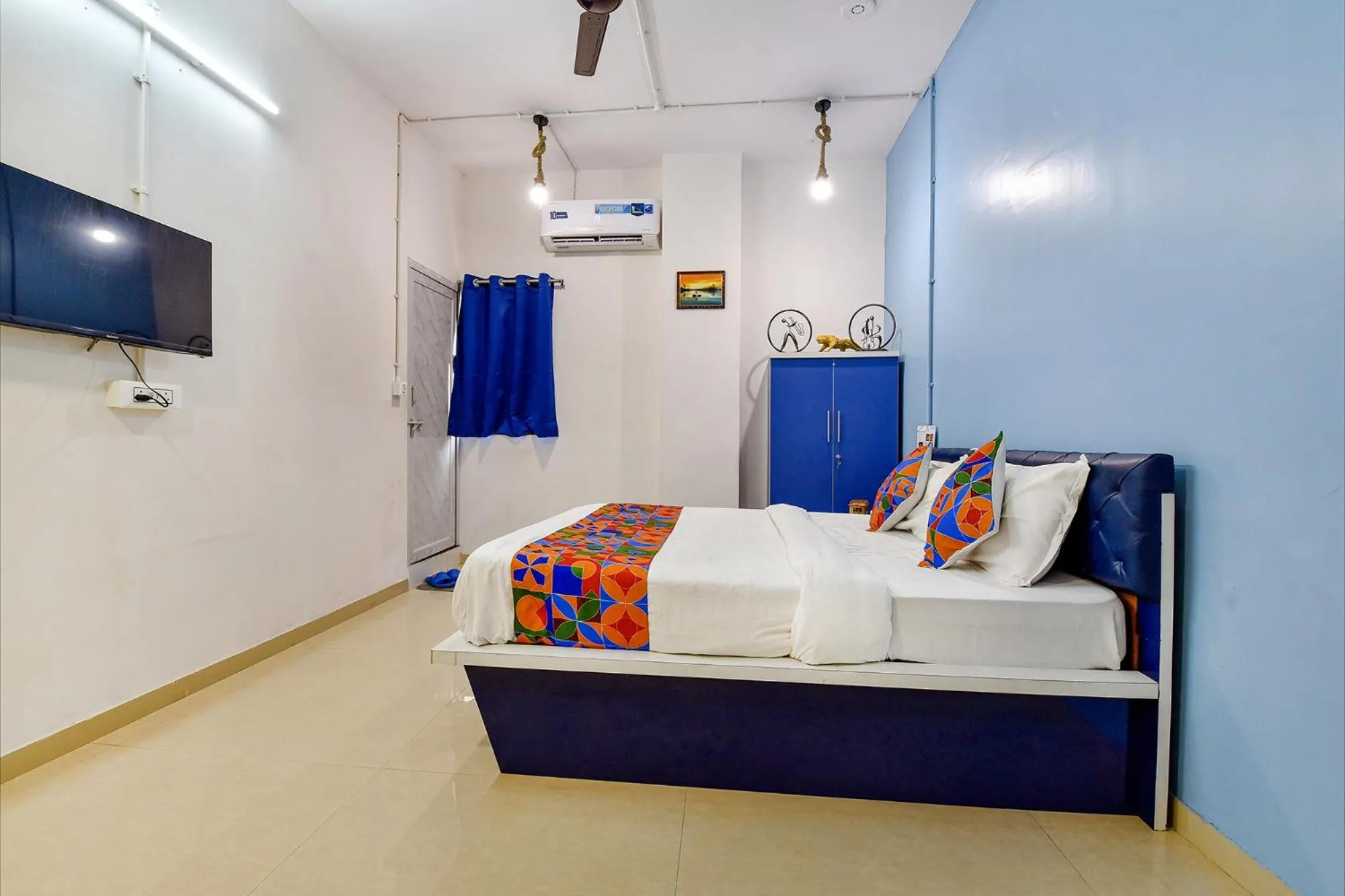 Bed in Hotel Solitaire, Best Luxurious Hotel AC Rooms In Surat