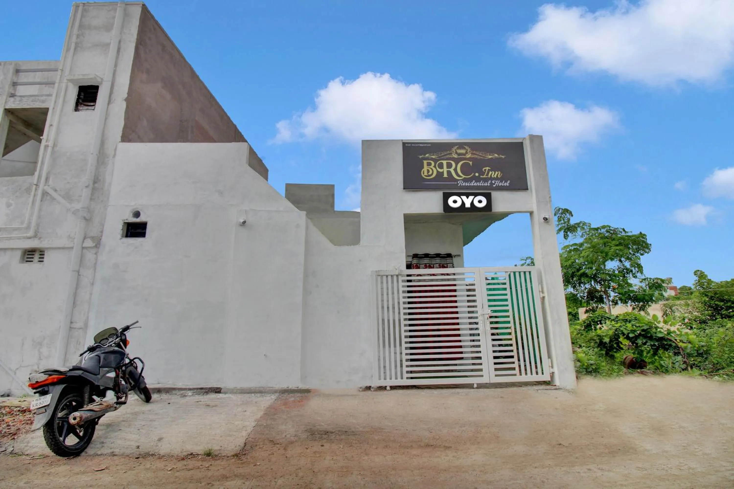 Facade/entrance in SPOT ON Hotel BRC Inn