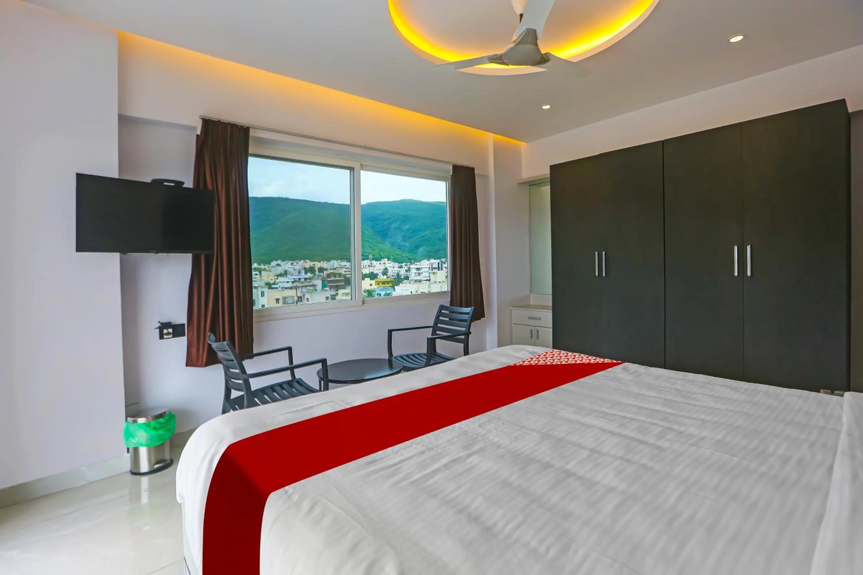 Bedroom, Bed in Super Hotel O Botcha Convection