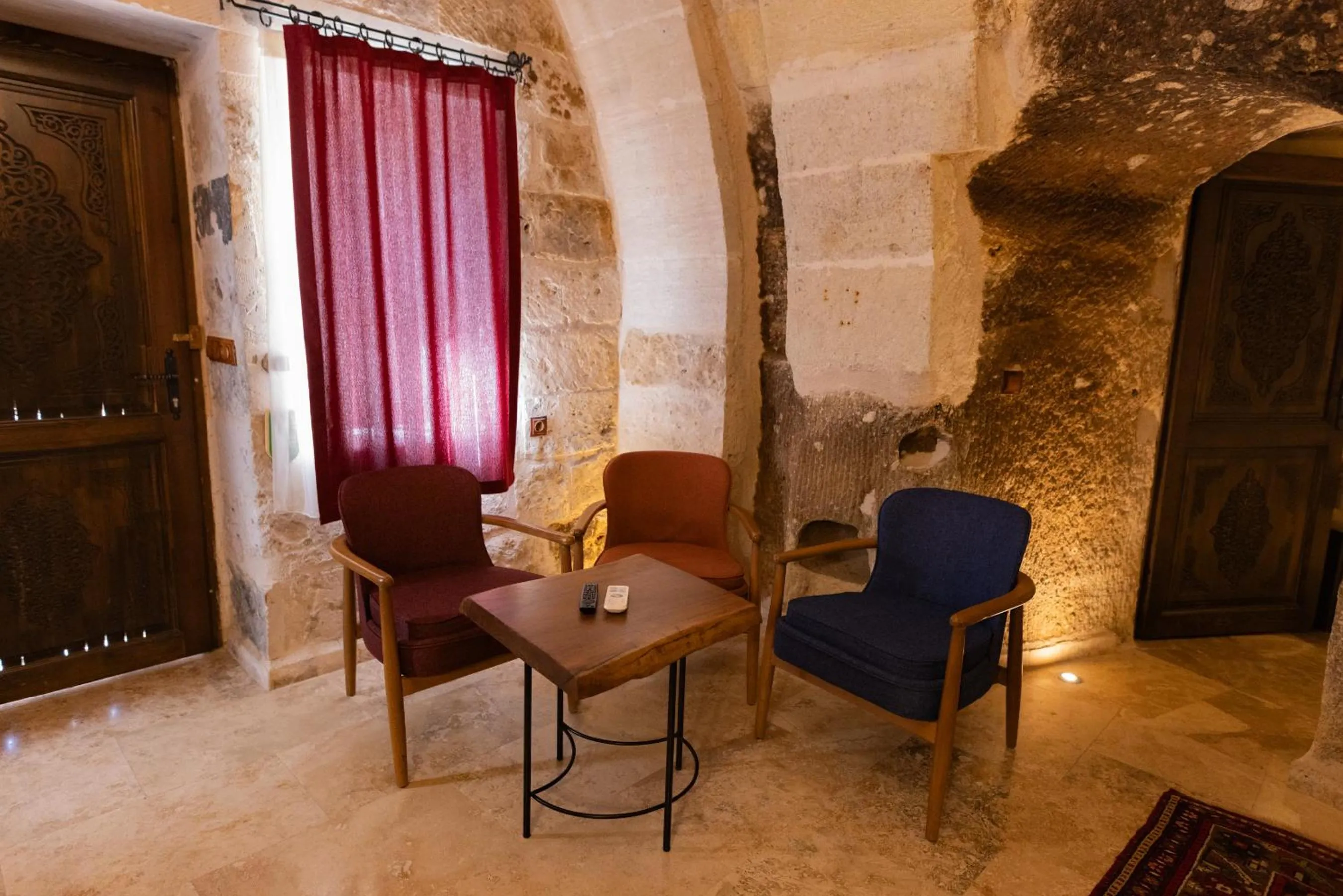 Seating area in Peruna Cave