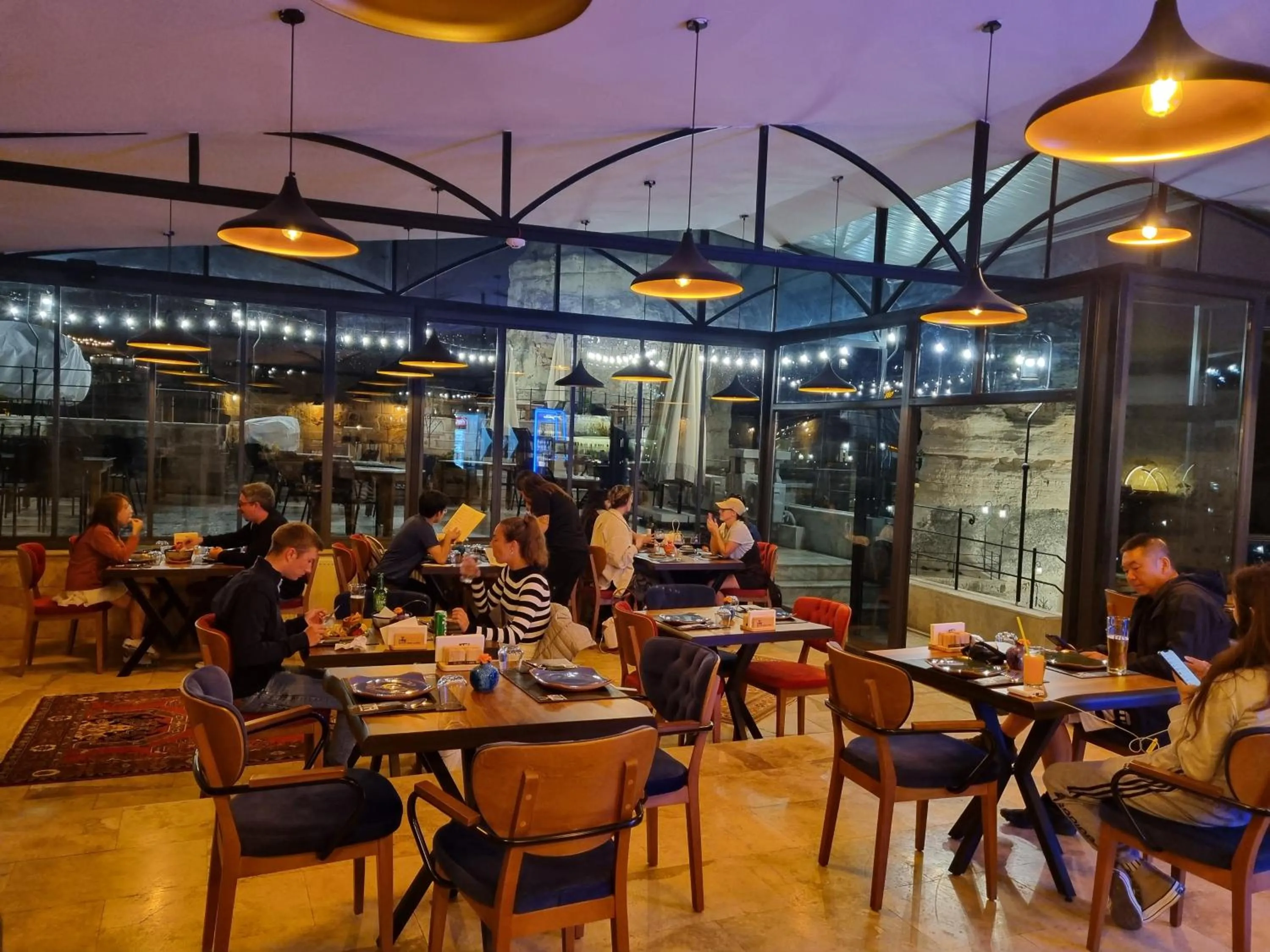 Restaurant/places to eat in Peruna Cave